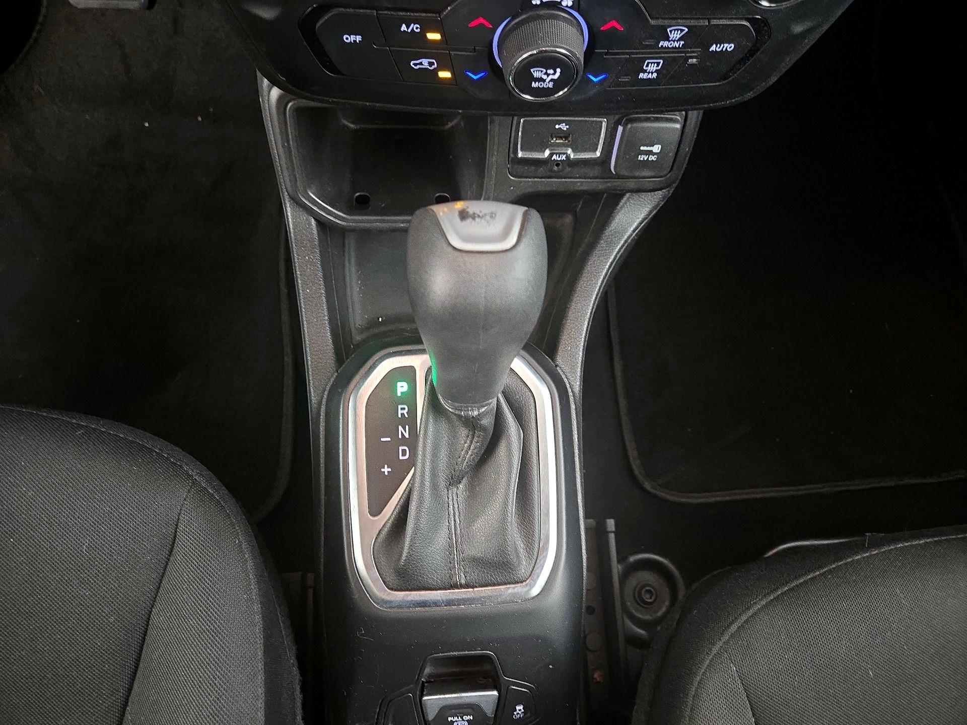 Thumbnail: 2018 Jeep Renegade - 17