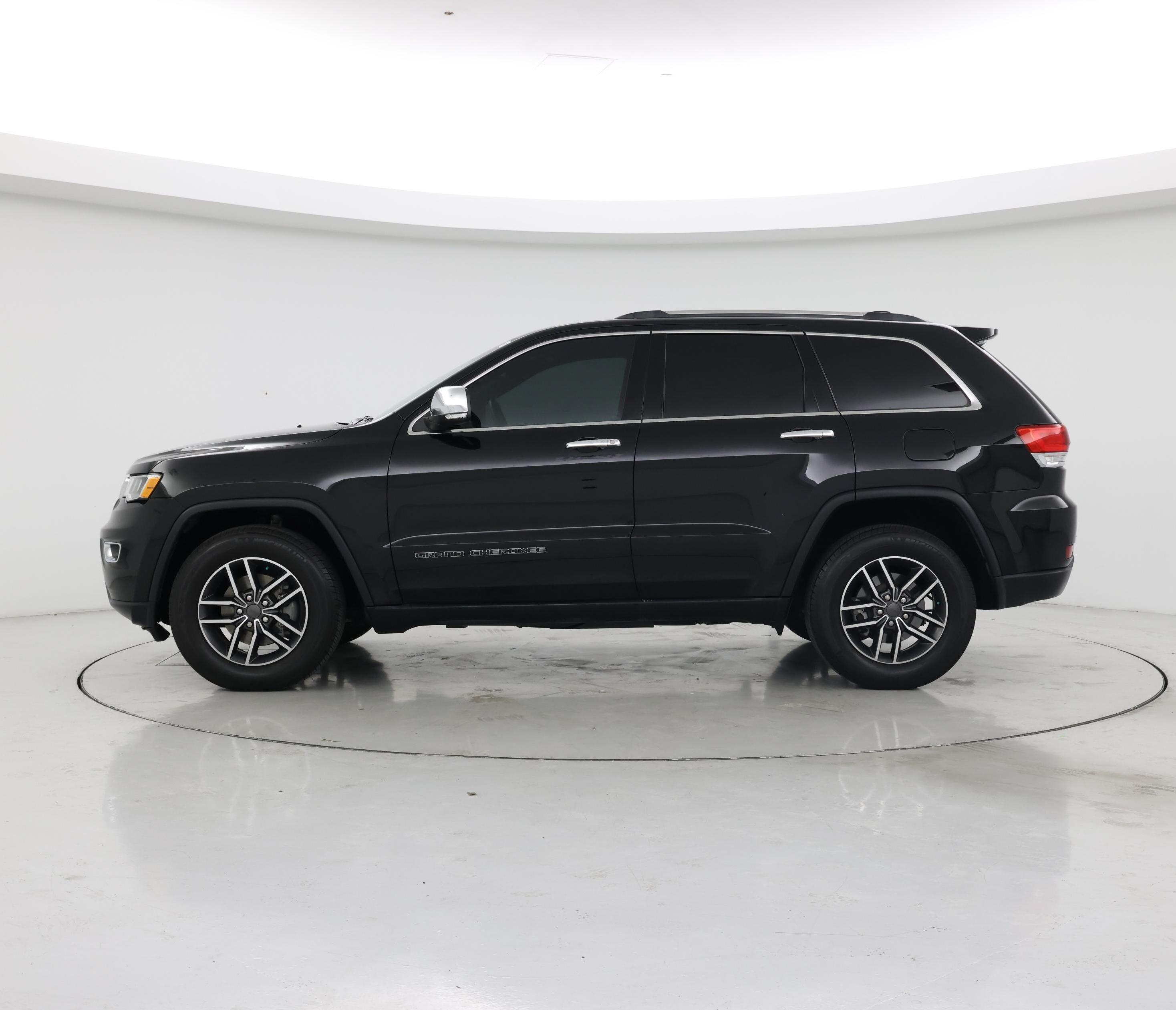 Thumbnail: 2019 Jeep Grand Cherokee - 3