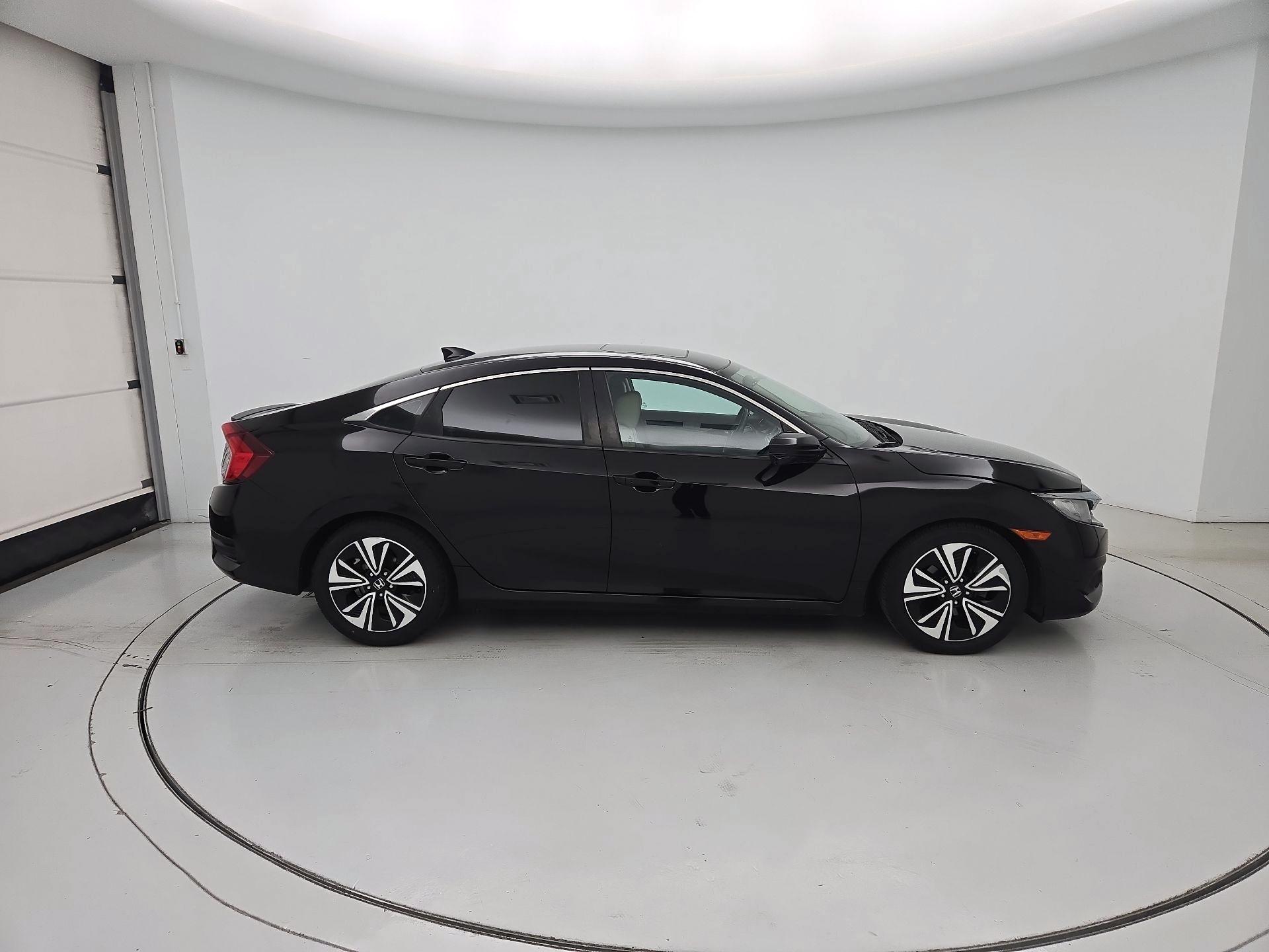 Thumbnail: 2017 Honda Civic - 4