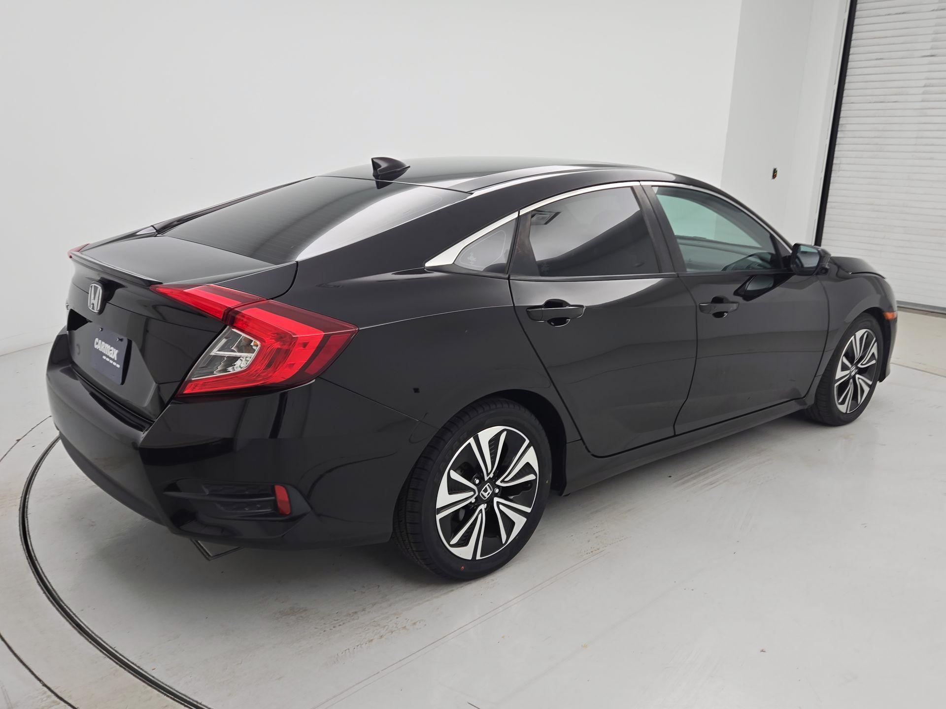 Thumbnail: 2017 Honda Civic - 5