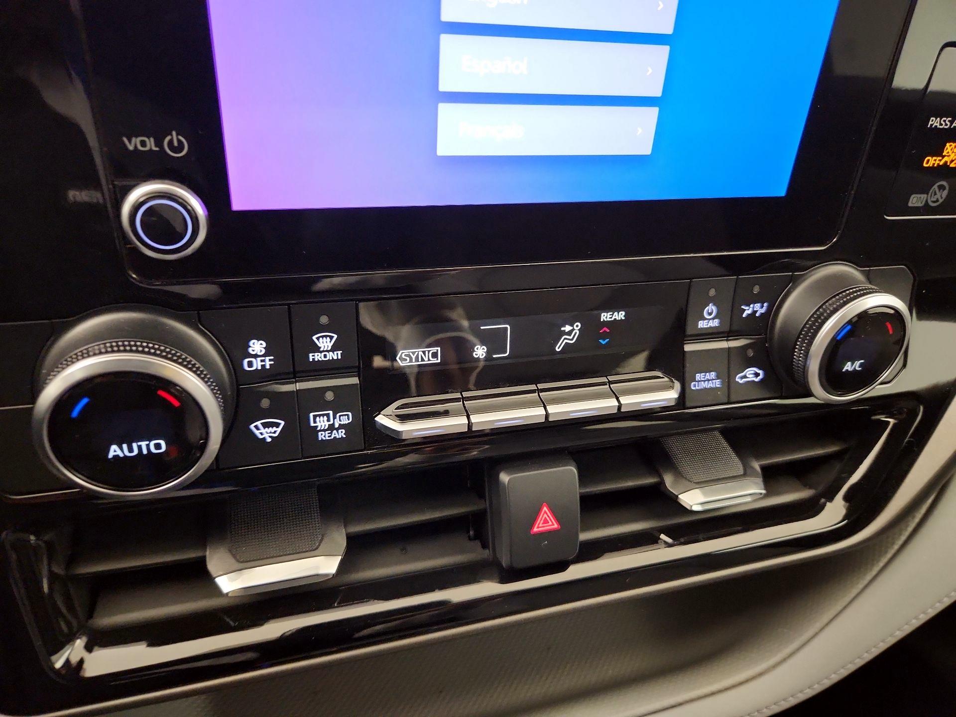 Thumbnail: 2023 Toyota Highlander - 16