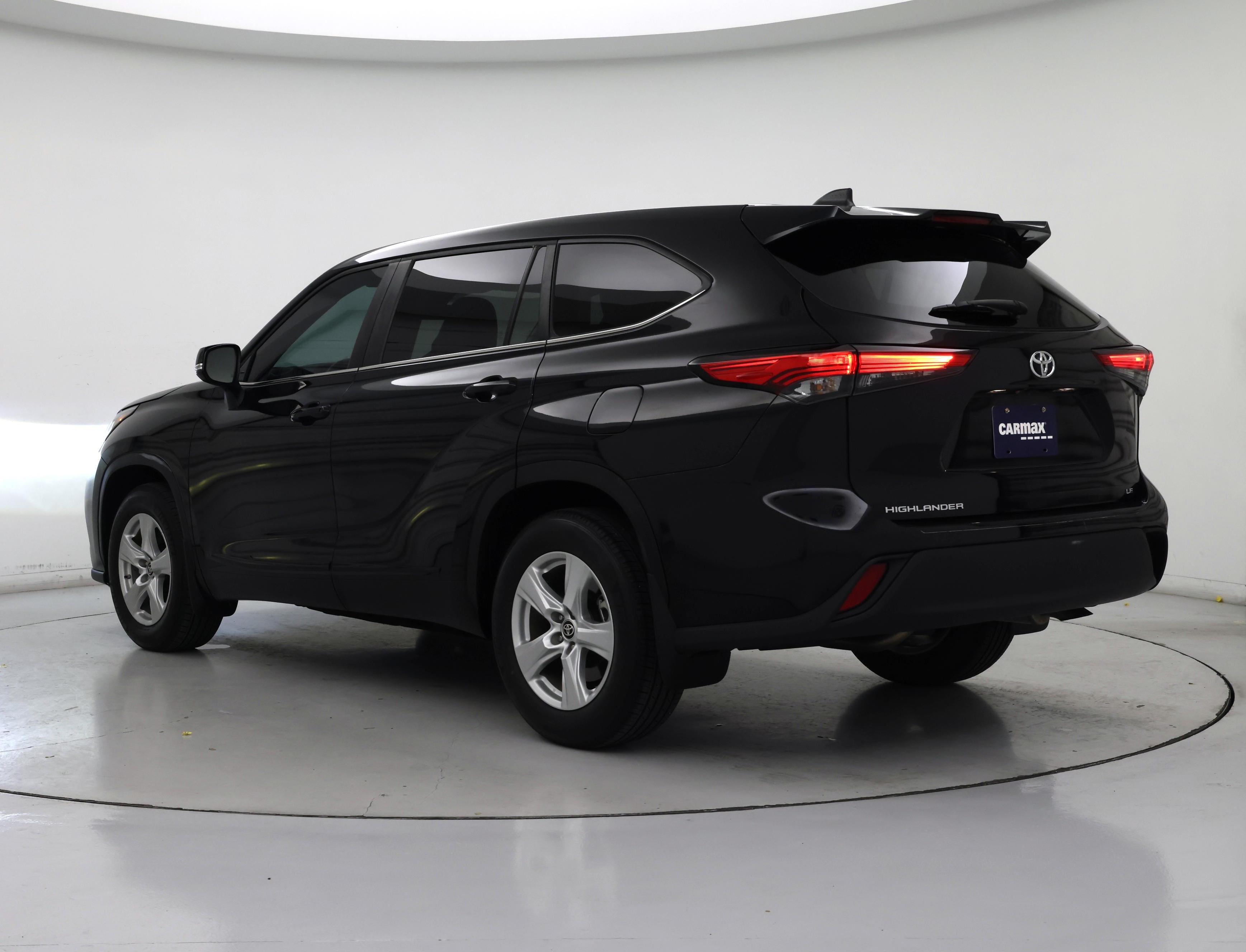 Thumbnail: 2023 Toyota Highlander - 2
