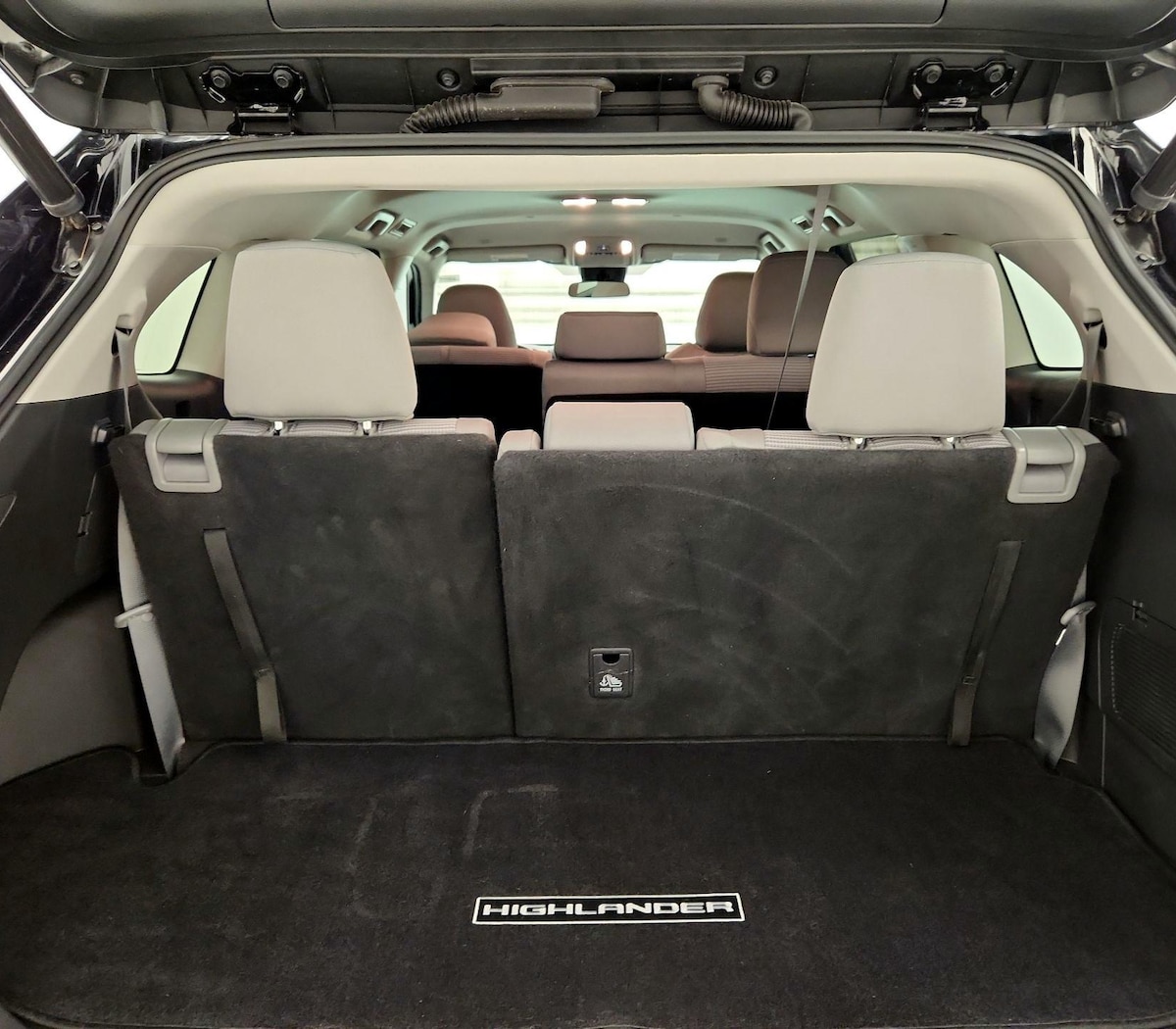 Trunk/Cargo (Seats Up)