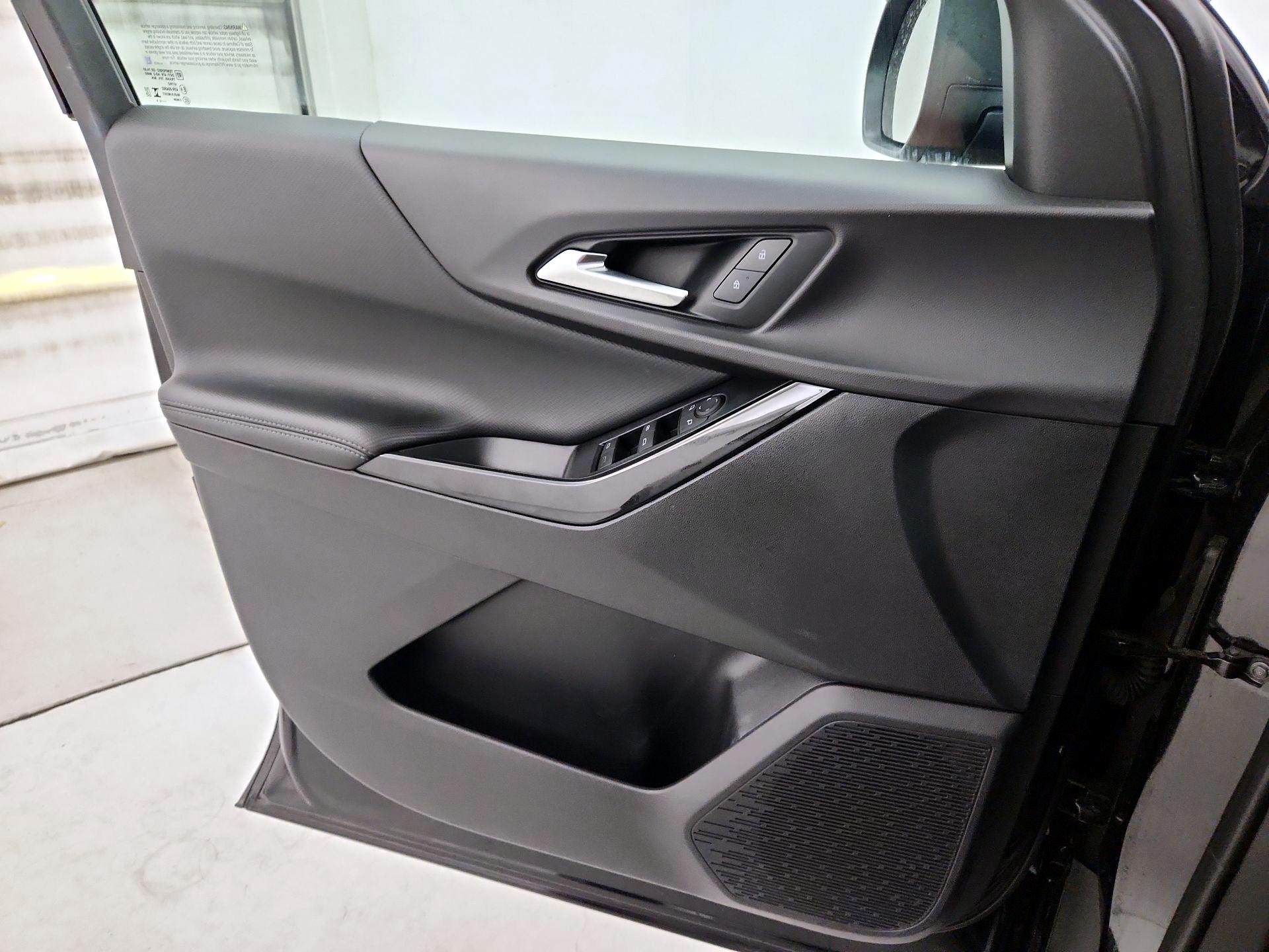Thumbnail: 2025 Chevrolet Equinox - 12