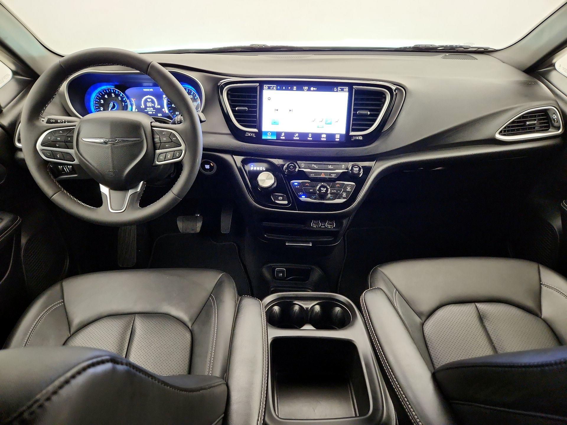Thumbnail: 2025 Chrysler Pacifica - 9