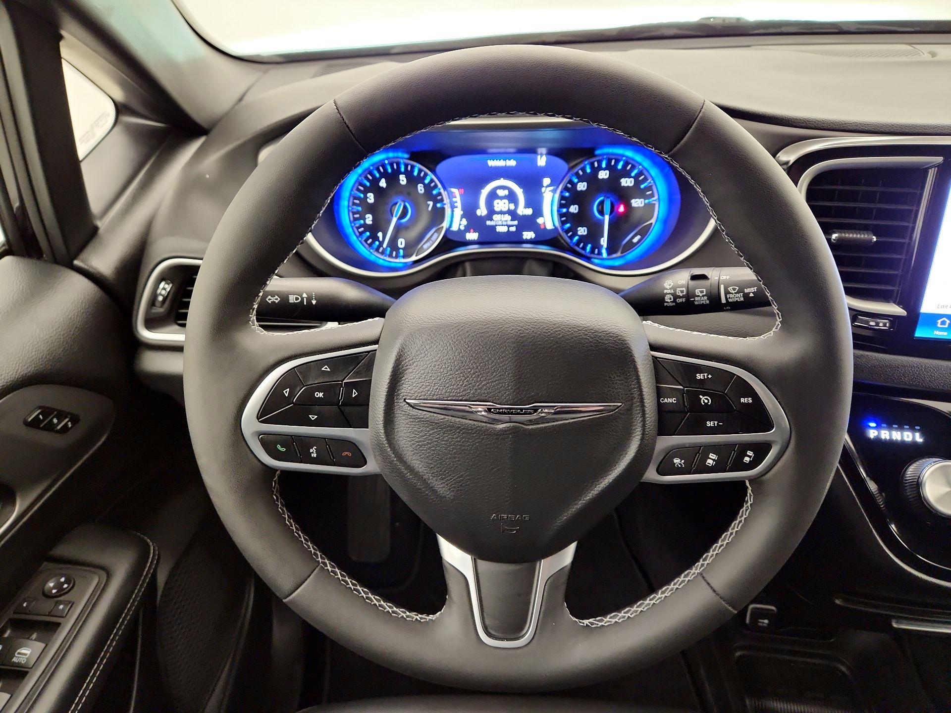 Thumbnail: 2025 Chrysler Pacifica - 10