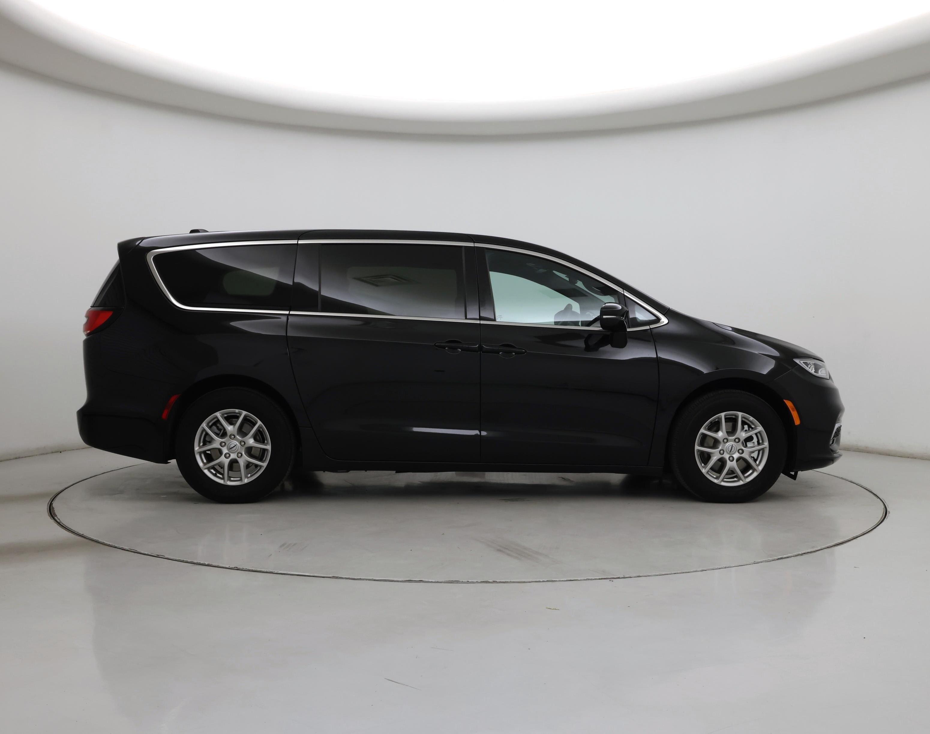 Thumbnail: 2025 Chrysler Pacifica - 7