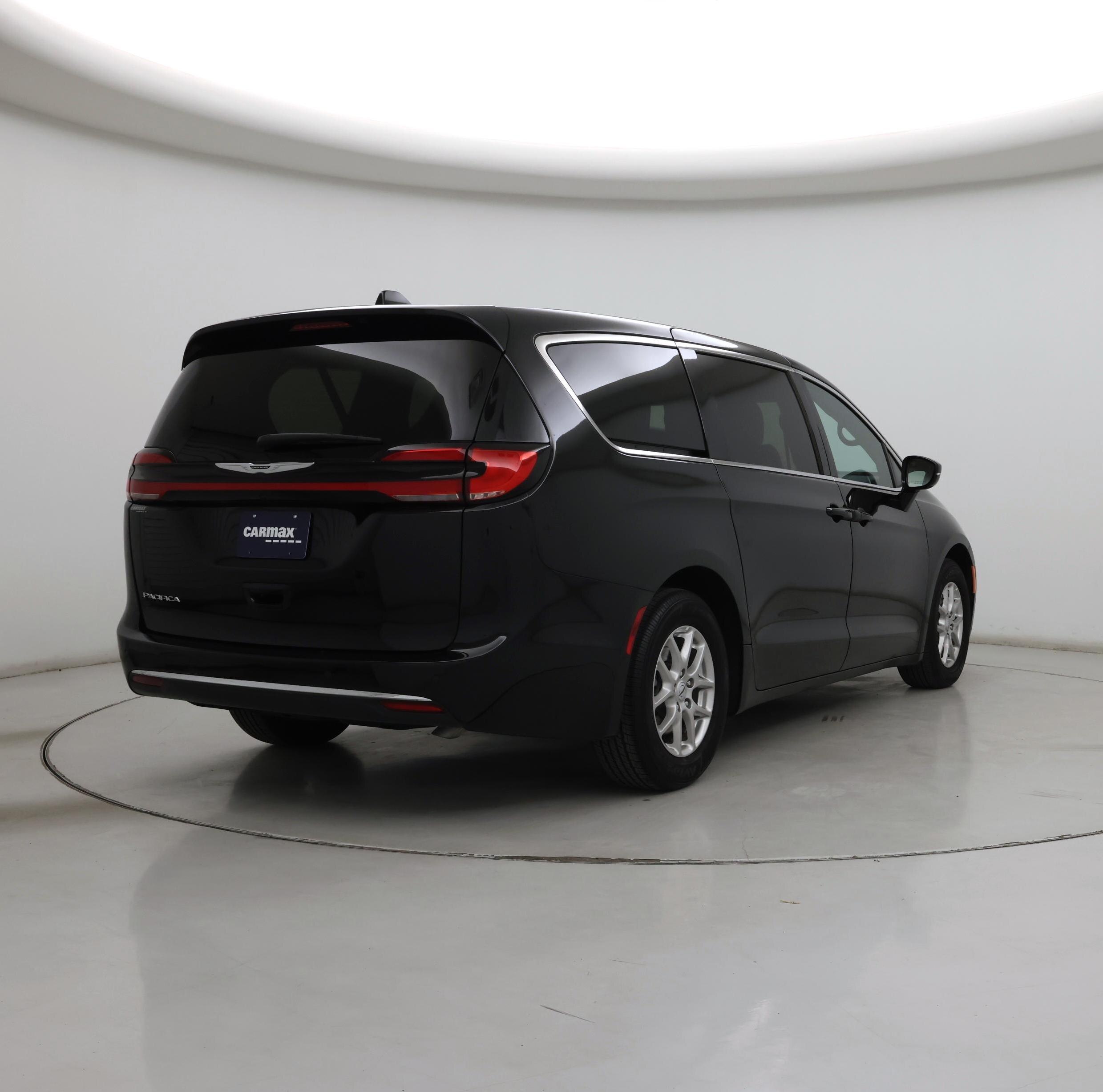 Thumbnail: 2025 Chrysler Pacifica - 8