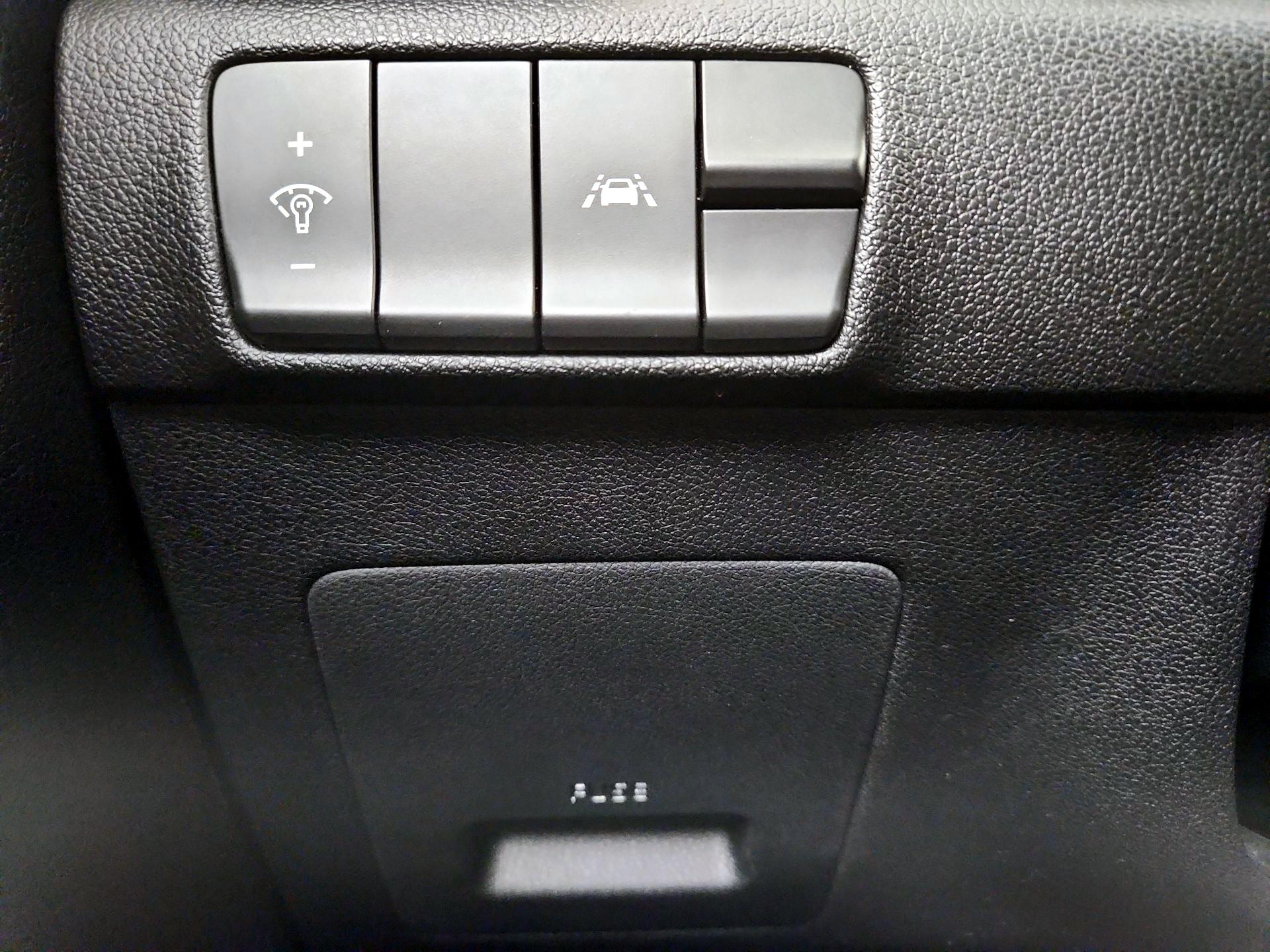 Thumbnail: 2021 Kia Sportage - 13