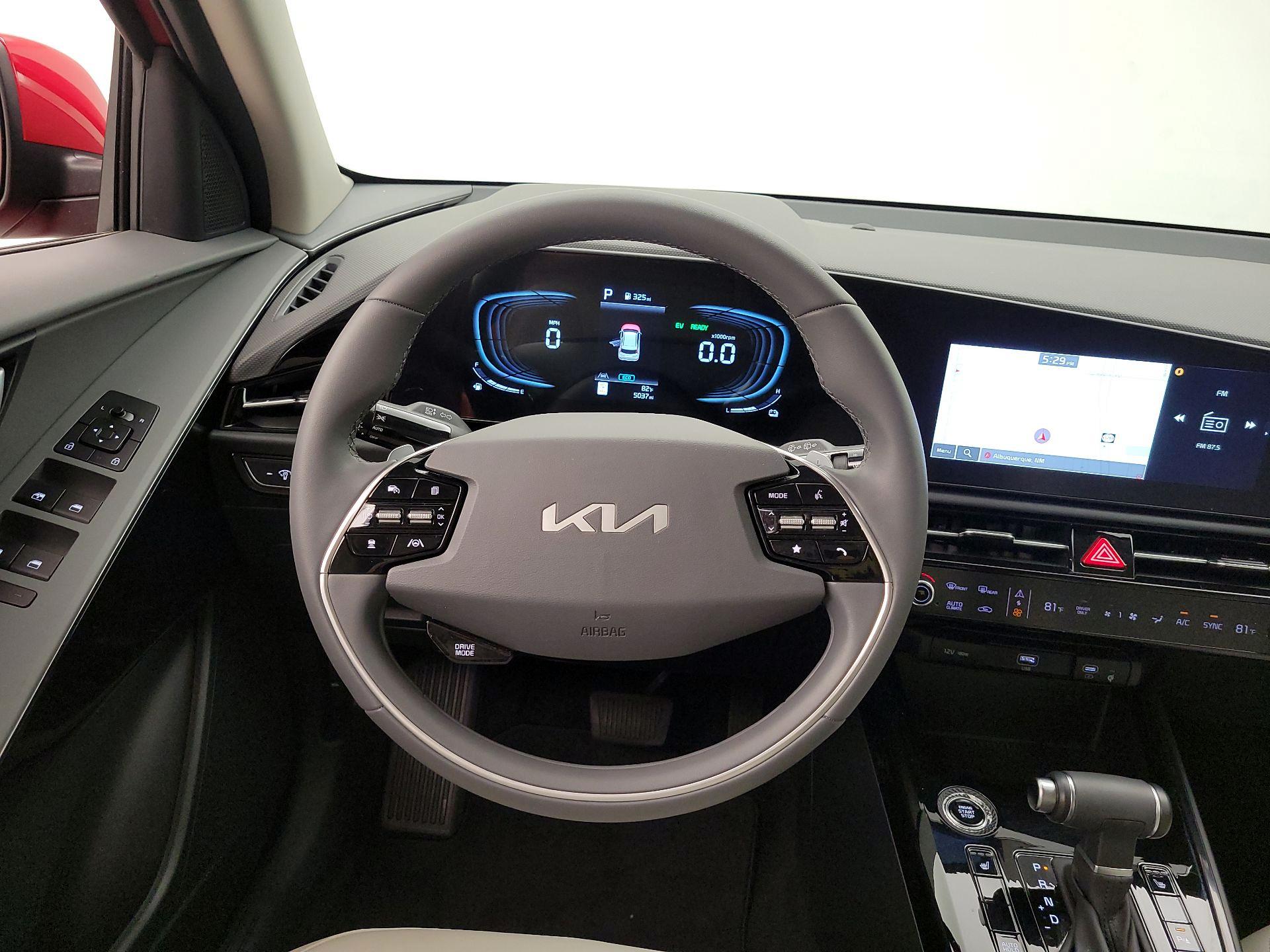 Thumbnail: 2025 Kia Niro - 10