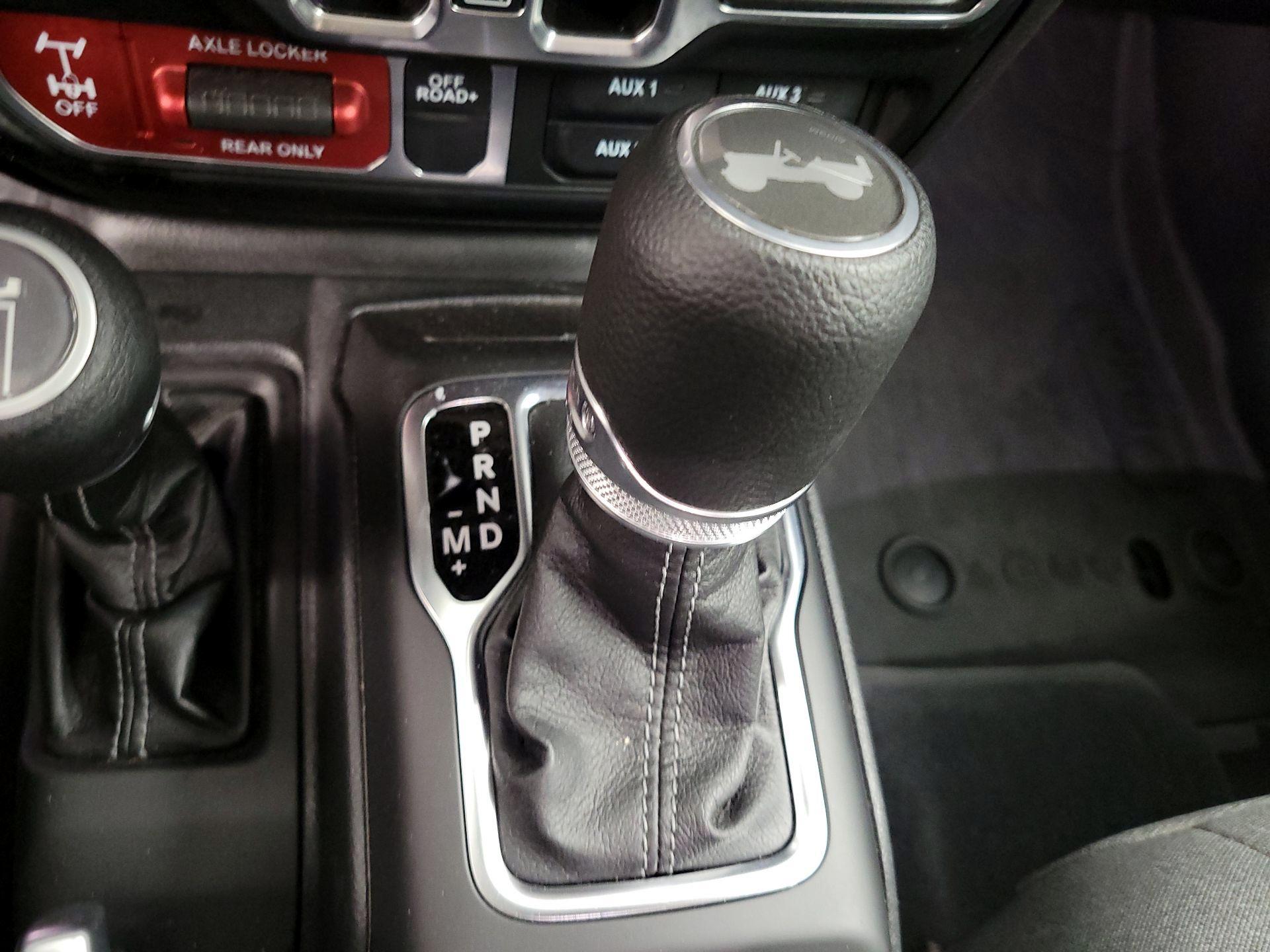 Thumbnail: 2025 Jeep Wrangler - 15
