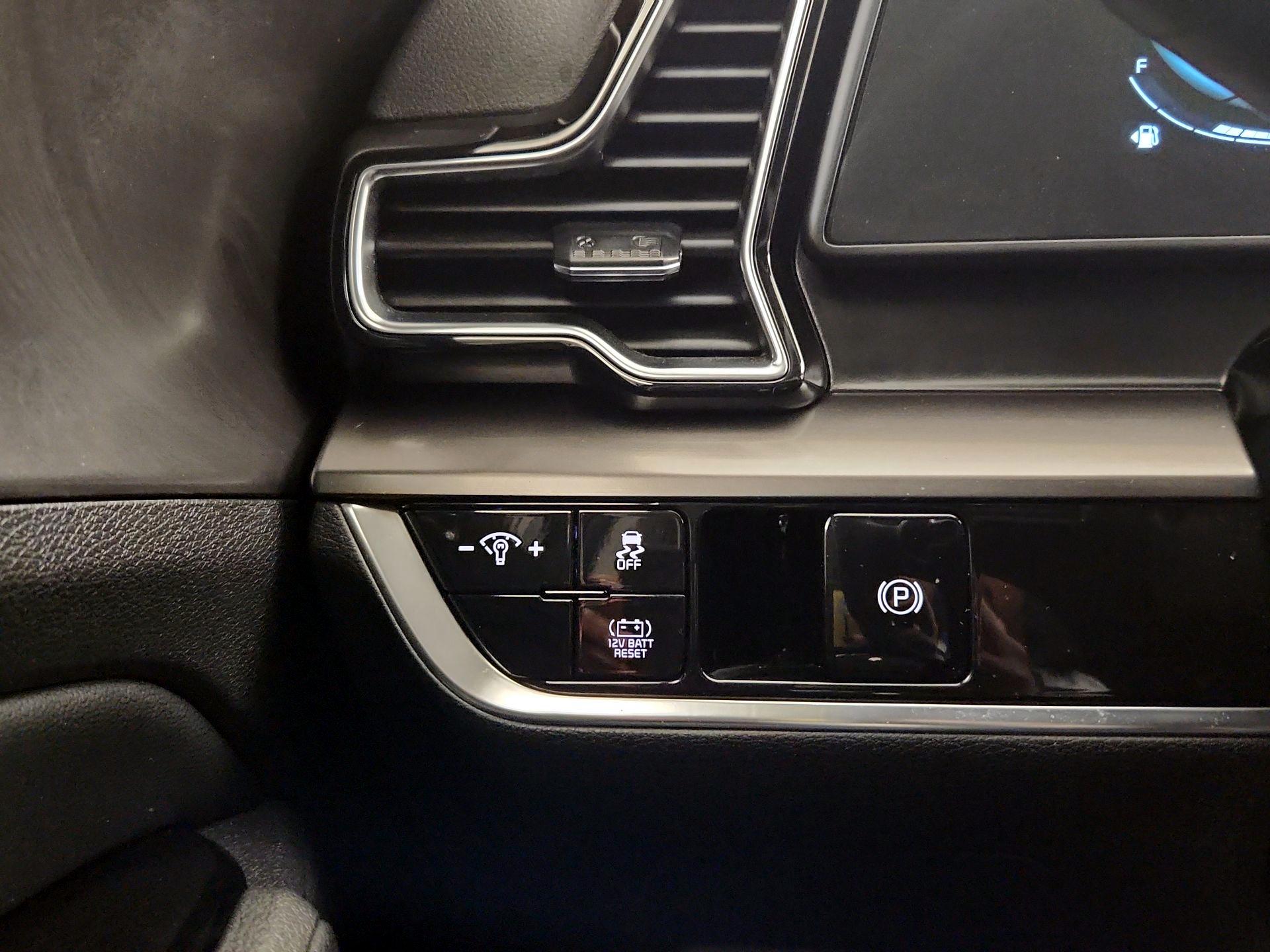 Thumbnail: 2025 Kia Sportage - 13