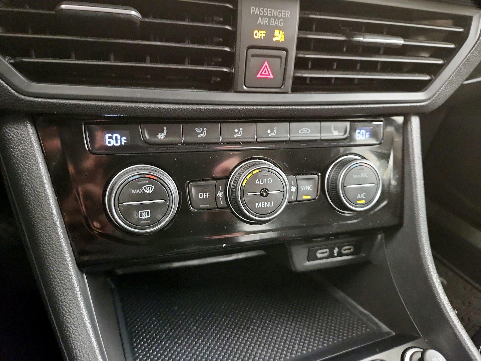 2022 Volkswagen Jetta SE - Photo 16