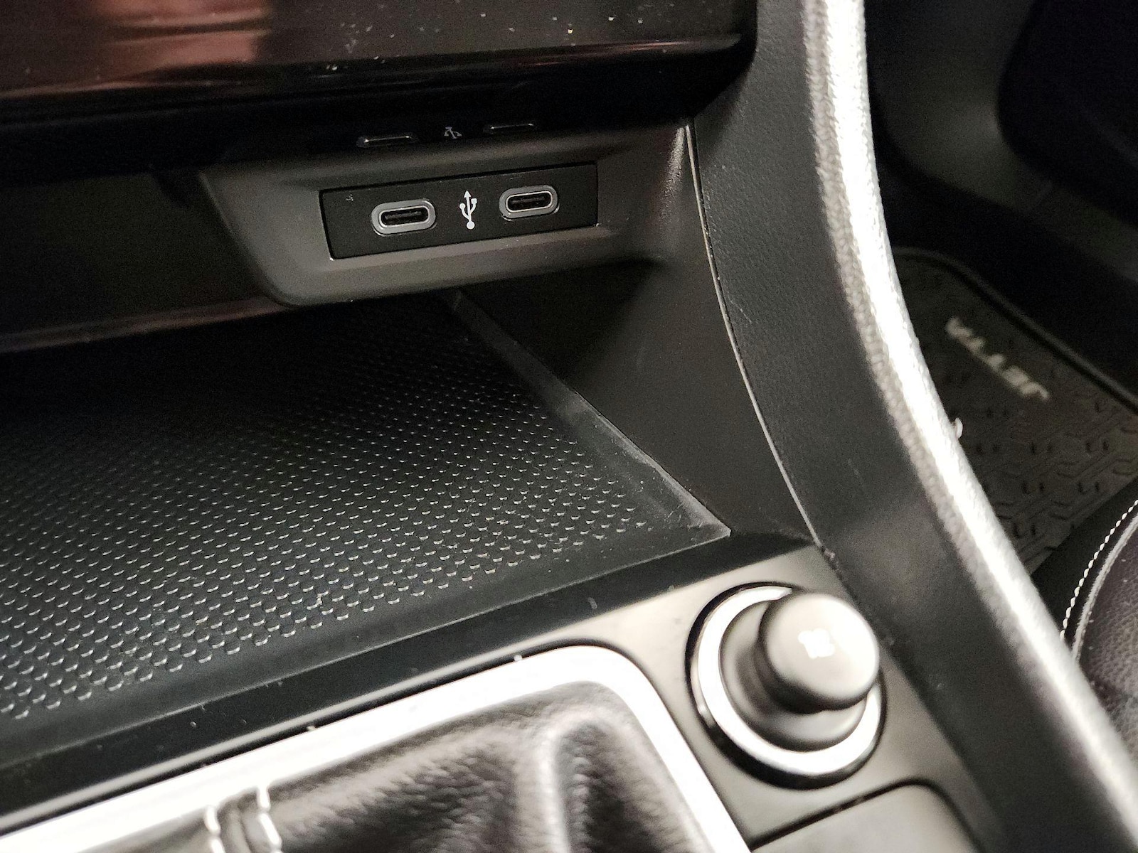 2022 Volkswagen Jetta SE - Photo 18