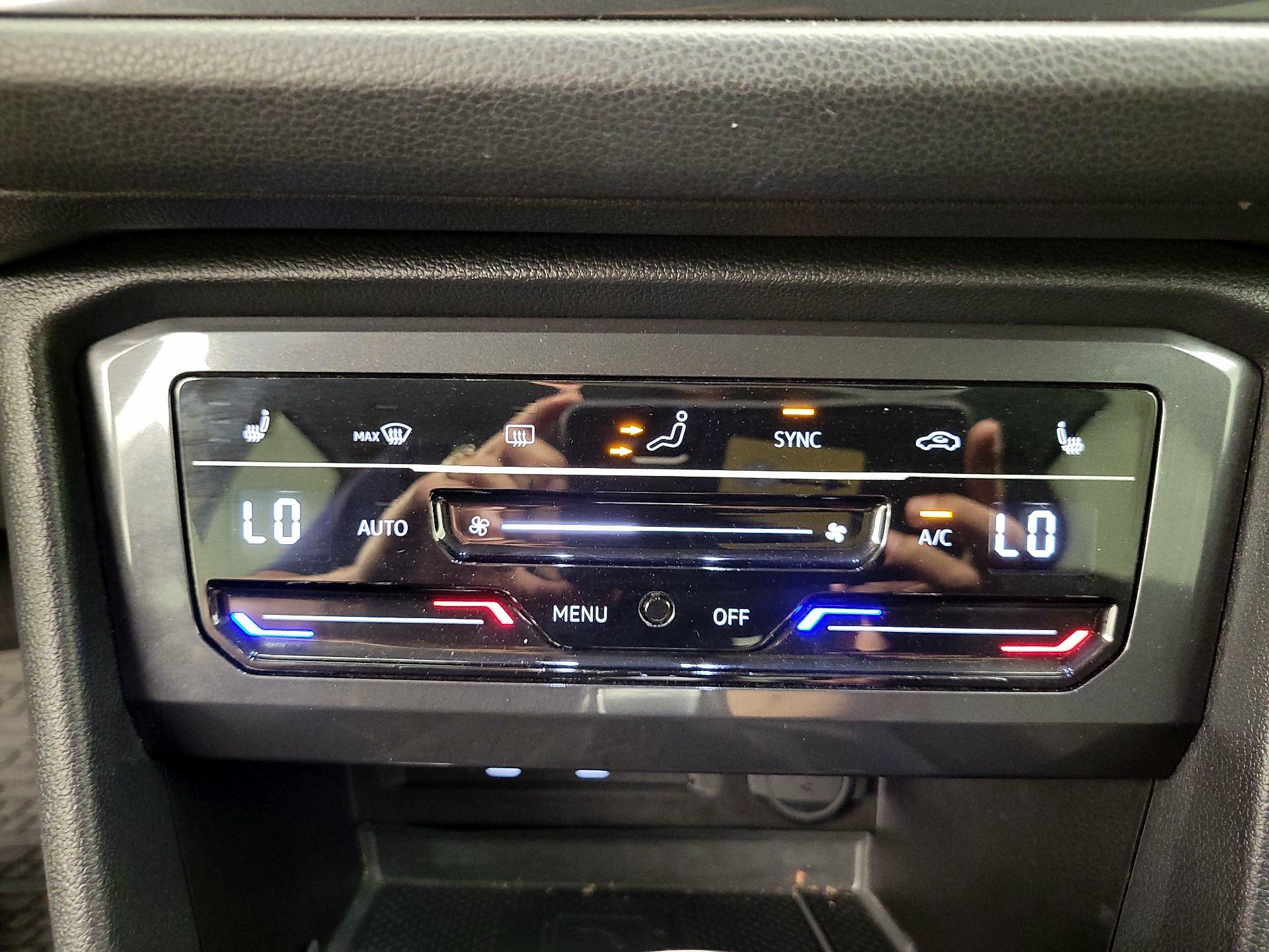 Thumbnail: 2022 Volkswagen Tiguan - 16