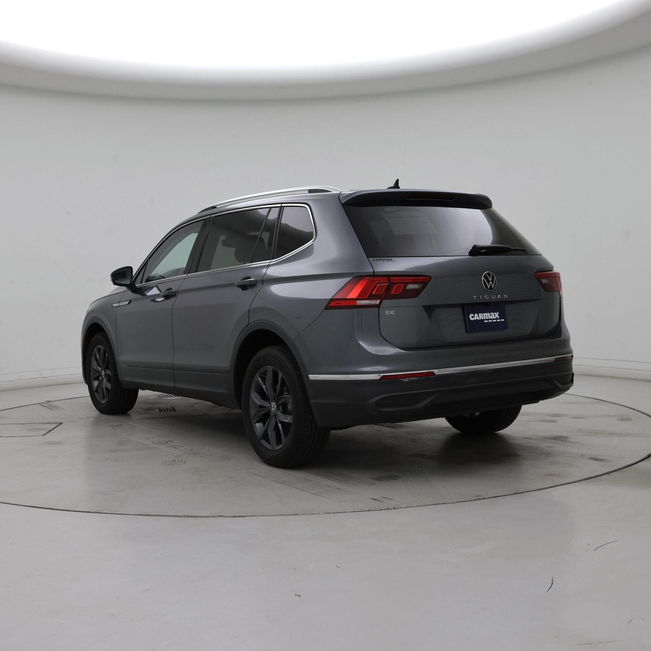 Thumbnail: 2022 Volkswagen Tiguan - 2