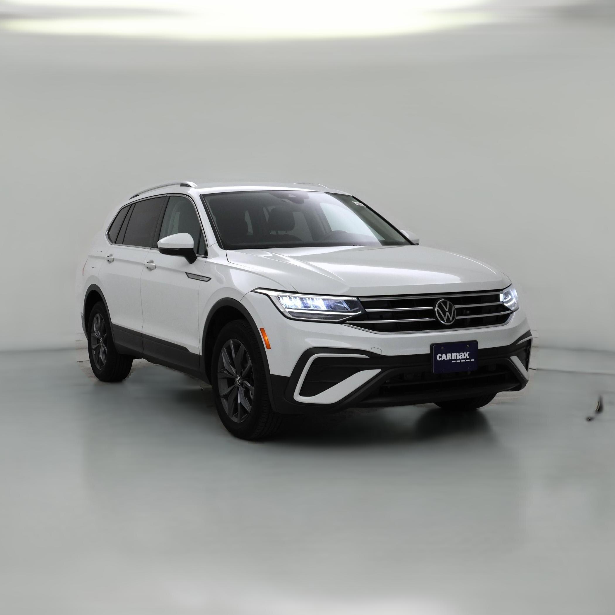 Thumbnail: 2022 Volkswagen Tiguan - 1