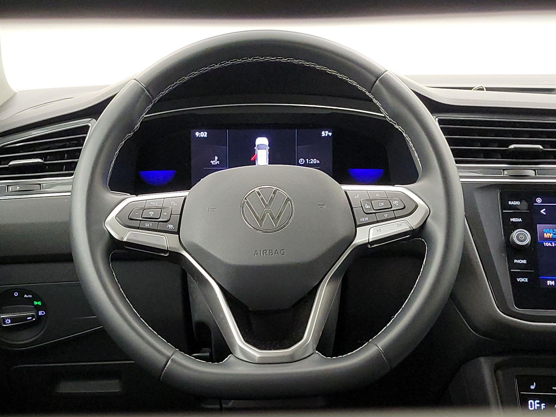 Thumbnail: 2022 Volkswagen Tiguan - 10