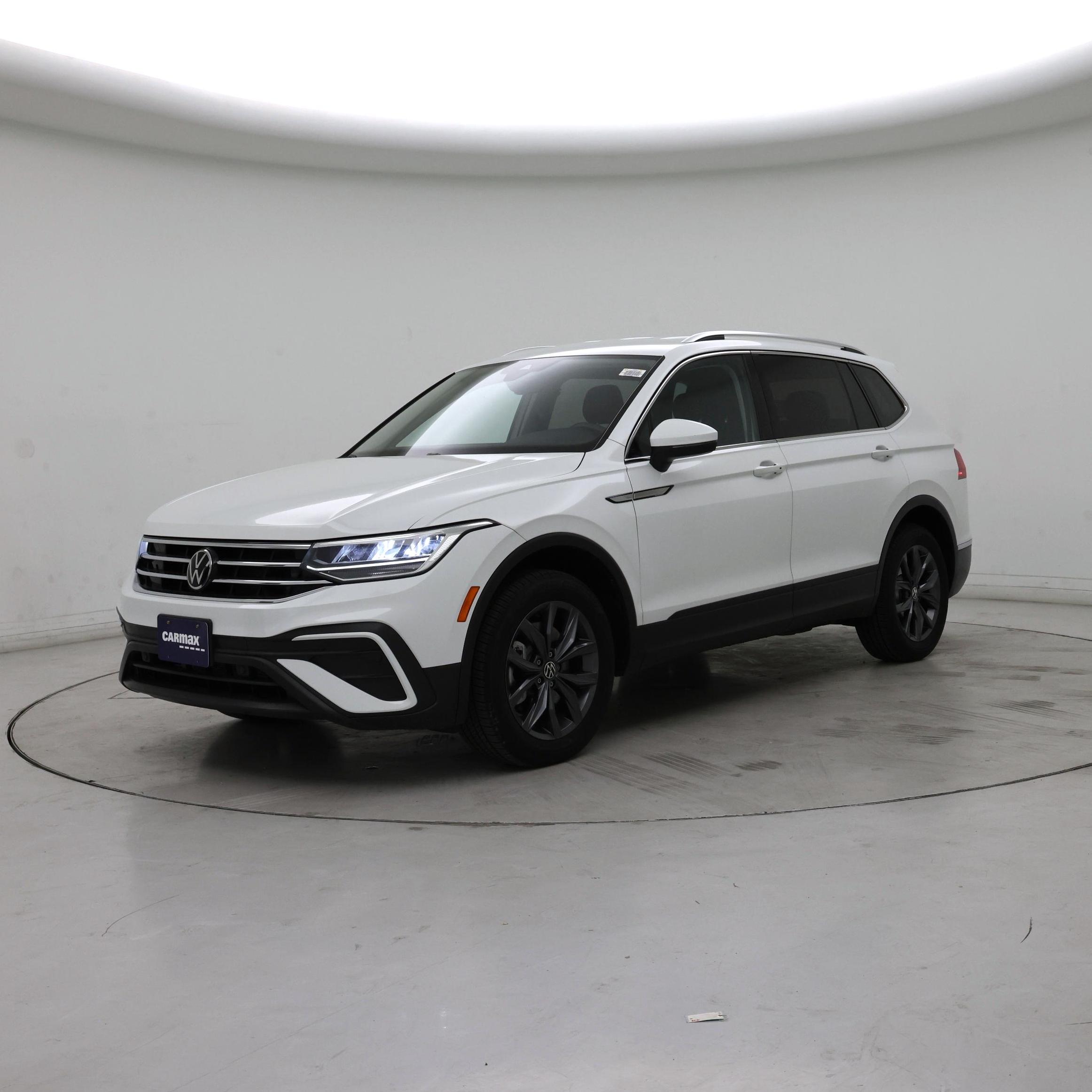 Thumbnail: 2022 Volkswagen Tiguan - 4