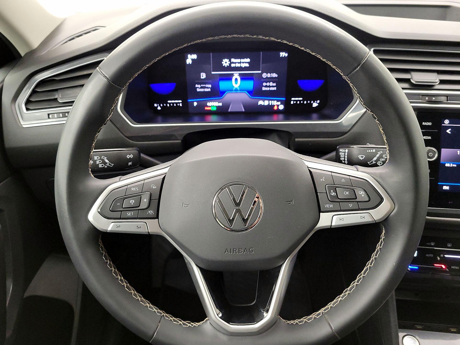 Thumbnail: 2023 Volkswagen Tiguan - 10