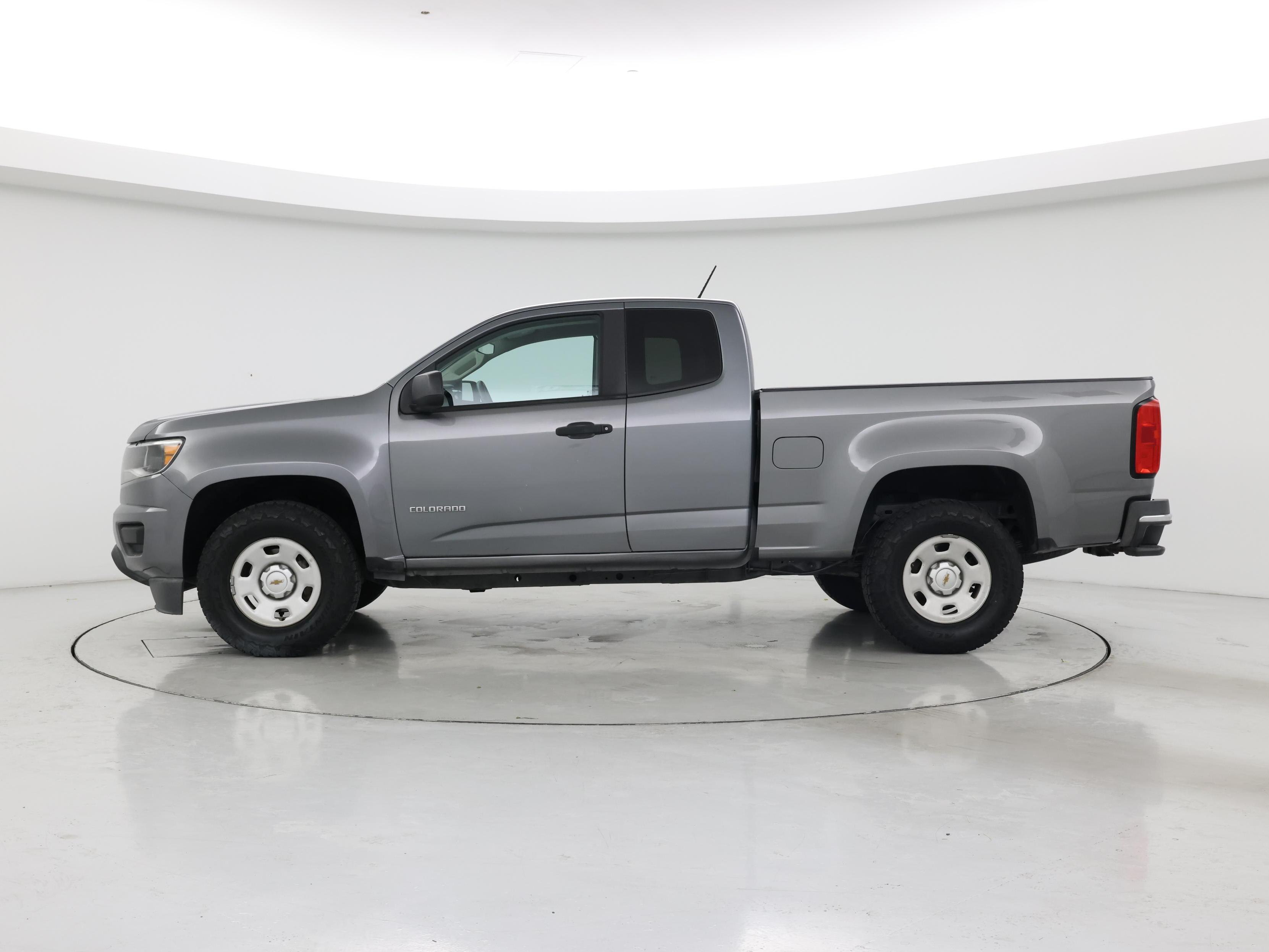 Thumbnail: 2018 Chevrolet Colorado - 3
