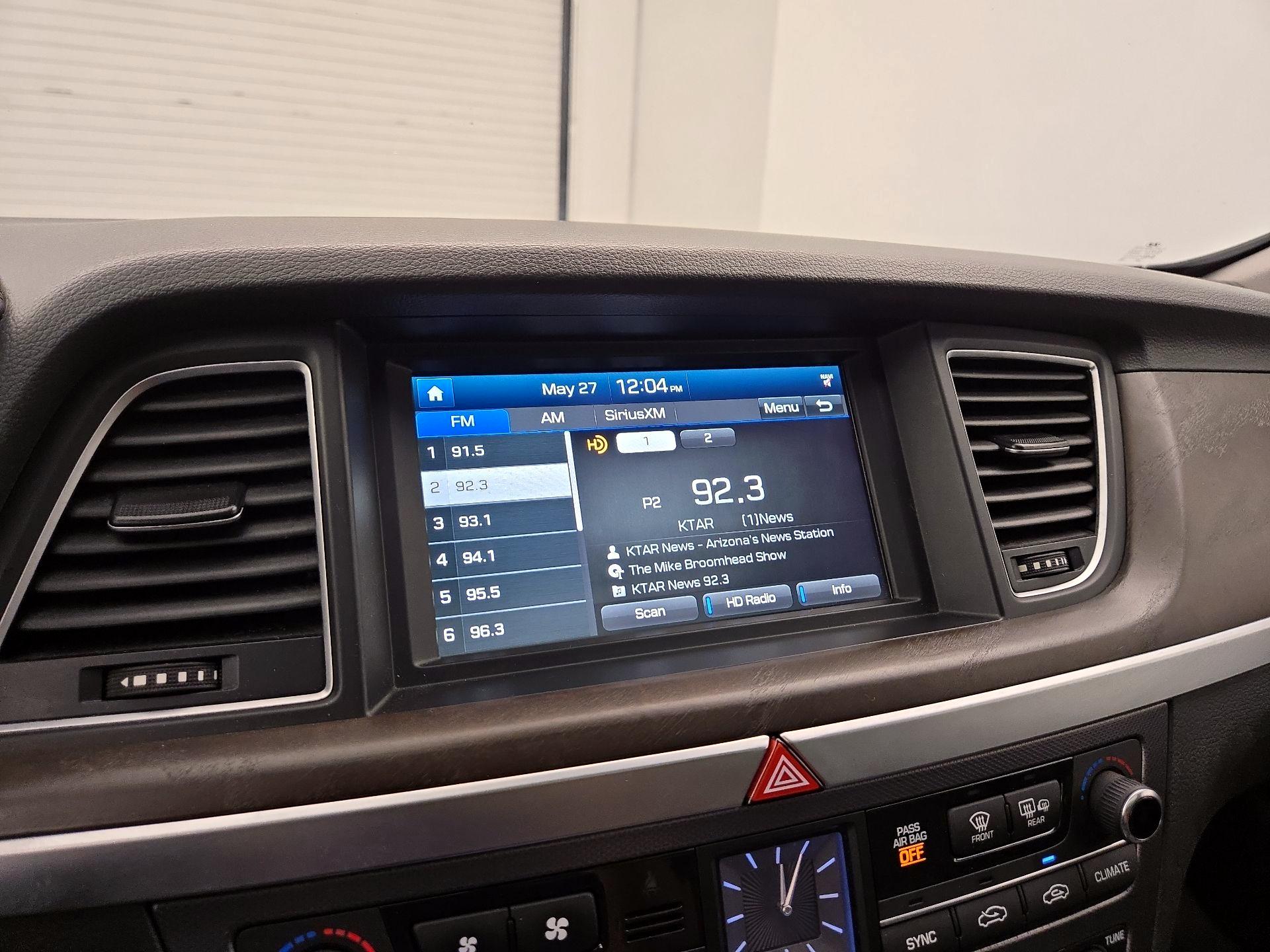 Thumbnail: 2015 Hyundai Genesis - 16