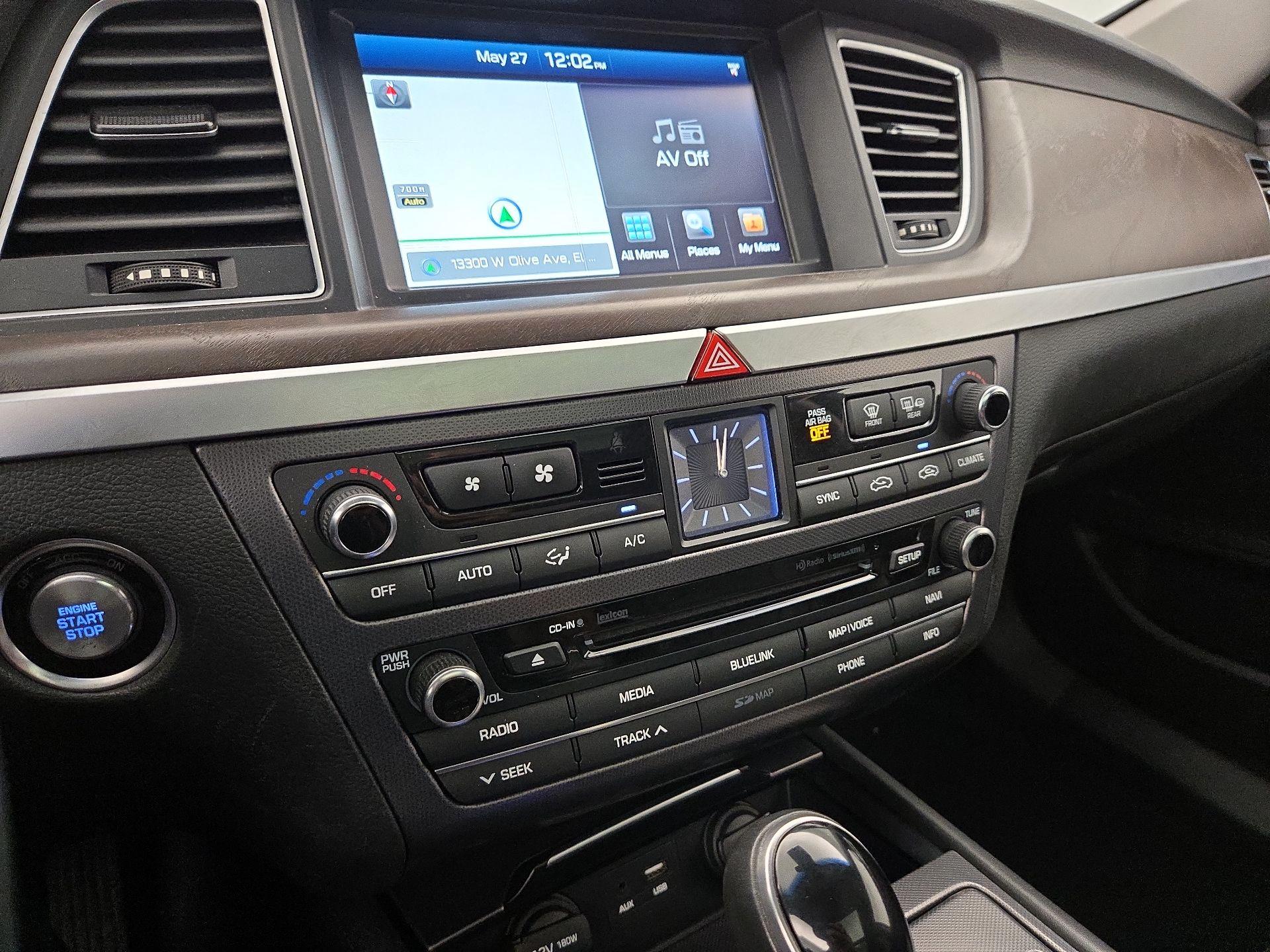 Thumbnail: 2015 Hyundai Genesis - 17