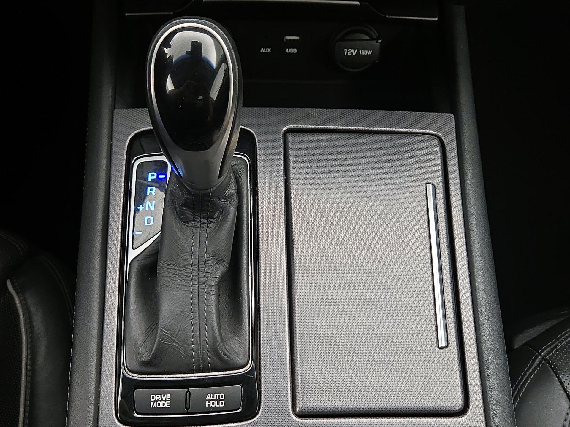 Thumbnail: 2015 Hyundai Genesis - 18