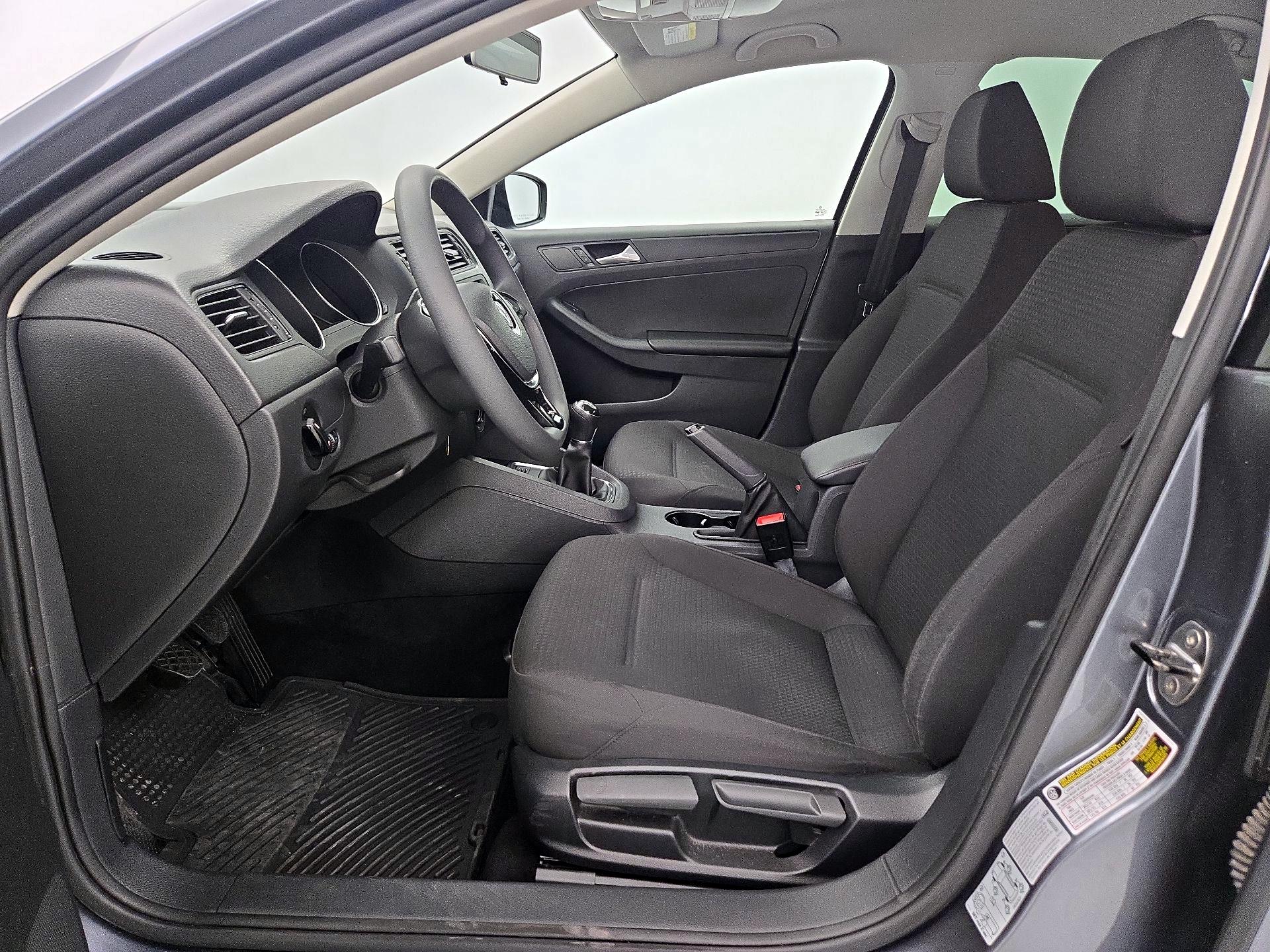 Thumbnail: 2015 Volkswagen Jetta - 11