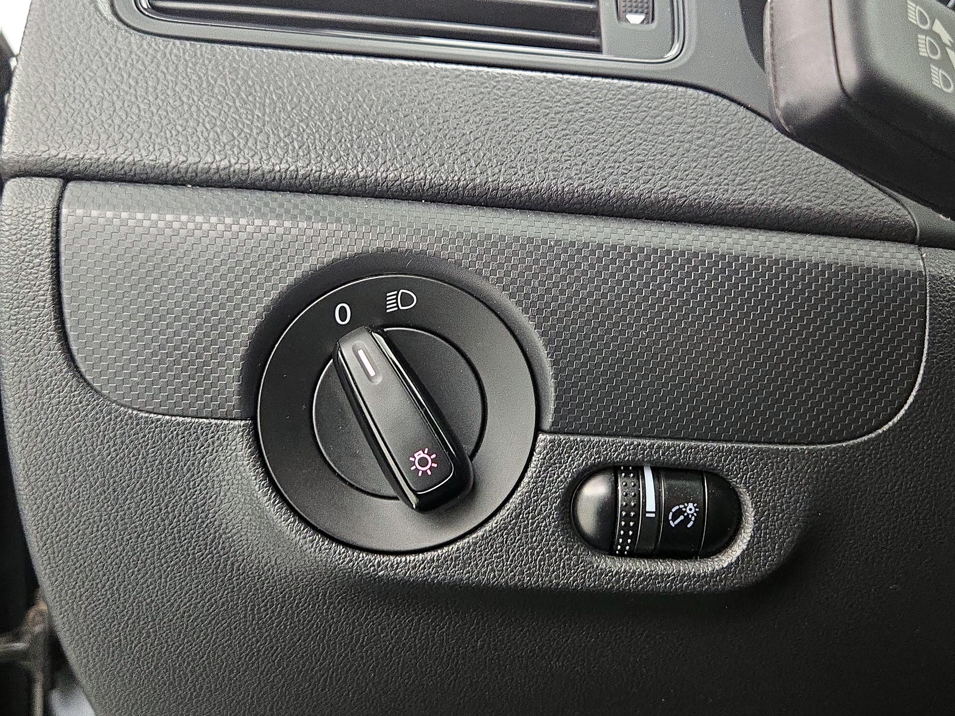 Thumbnail: 2015 Volkswagen Jetta - 13