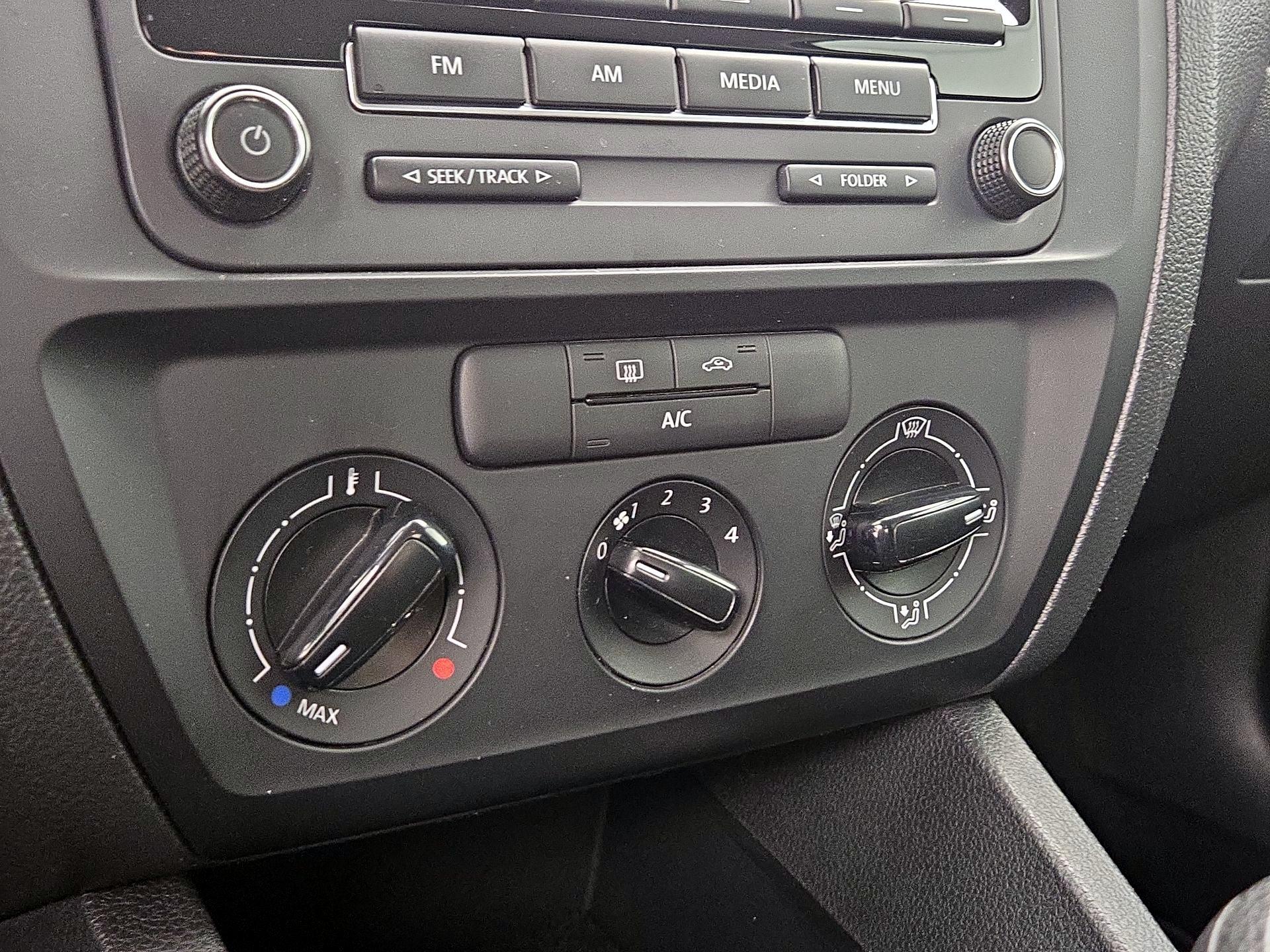Thumbnail: 2015 Volkswagen Jetta - 15