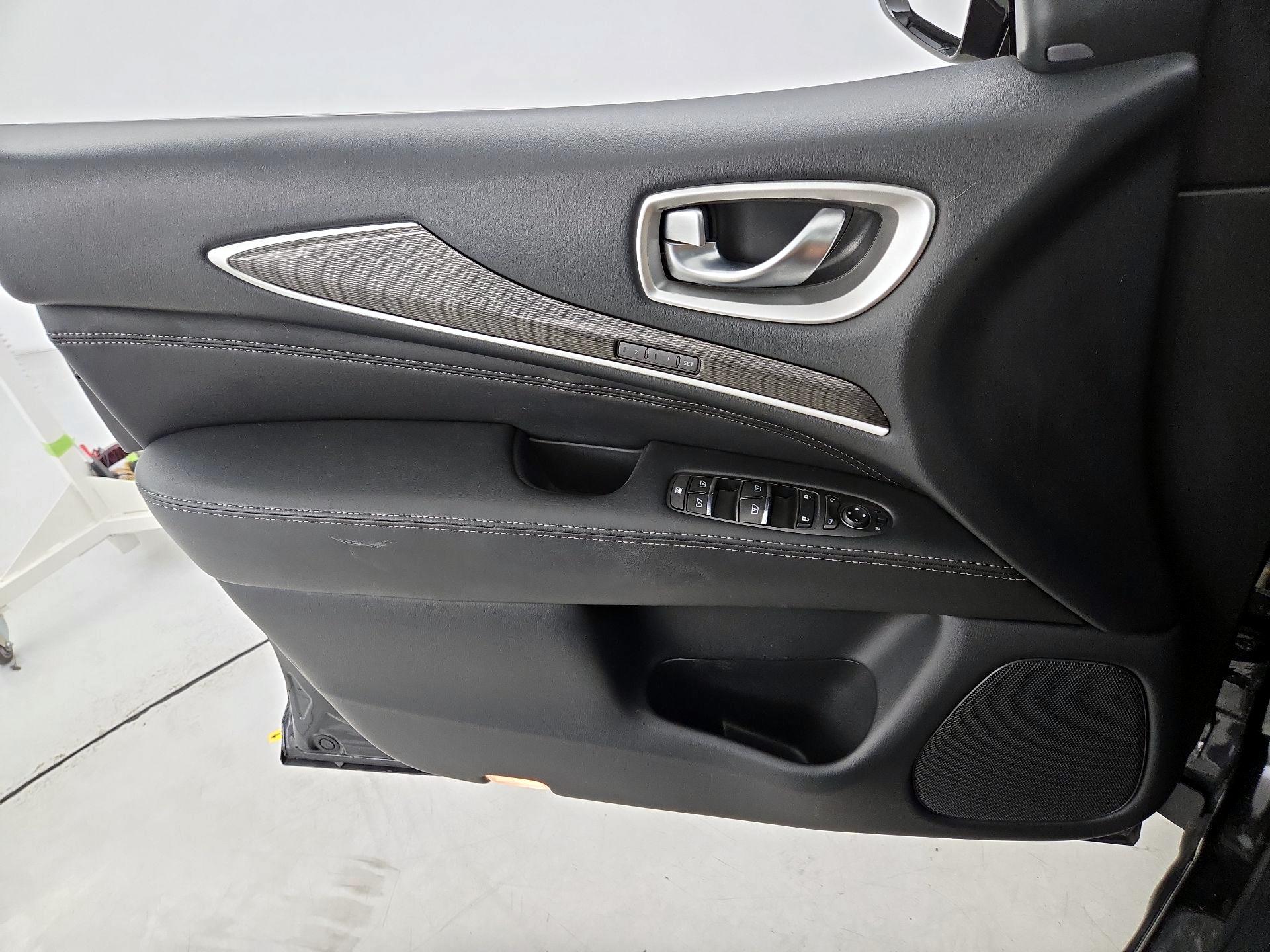 Thumbnail: 2019 INFINITI QX60 - 12