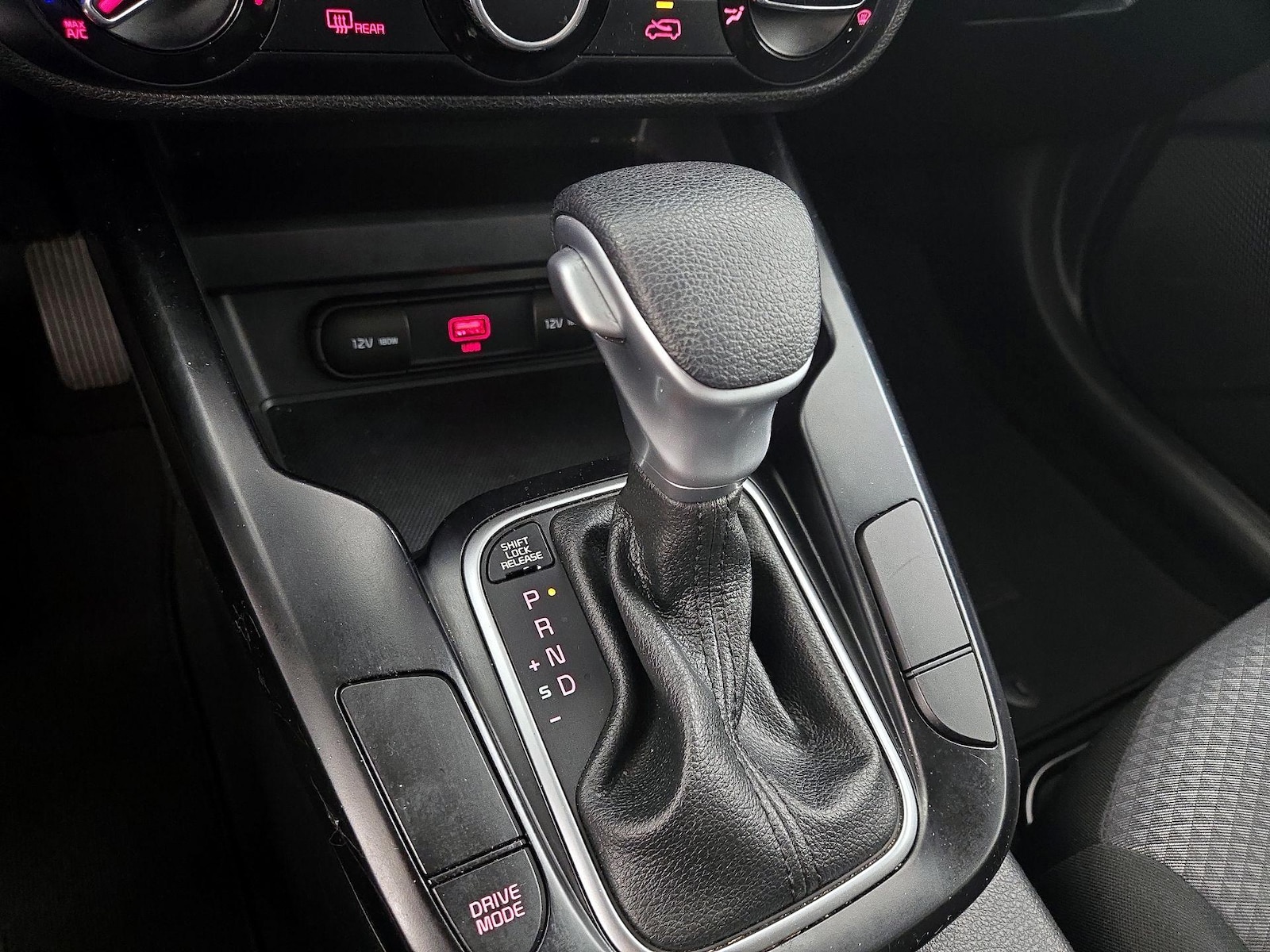 2020 Kia Soul LX - Photo 18