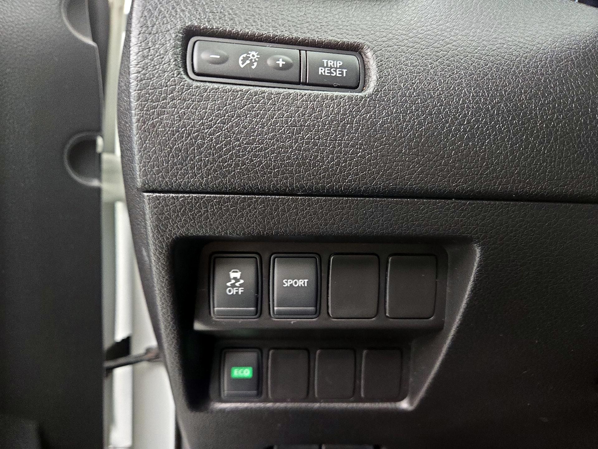 Thumbnail: 2015 Nissan Rogue - 13