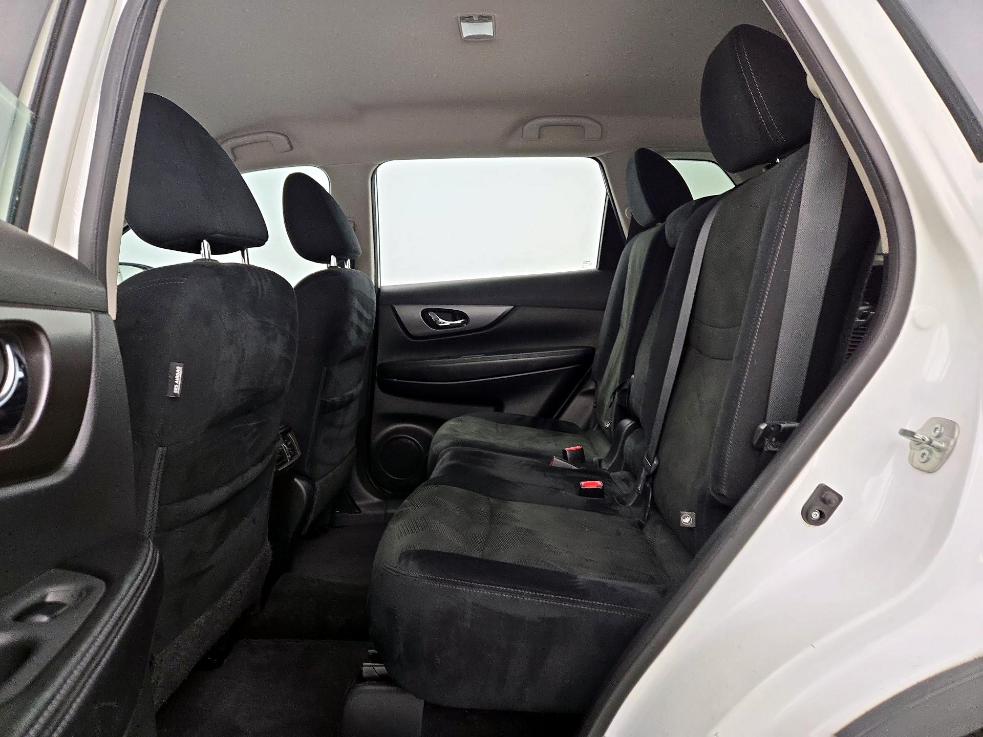 Thumbnail: 2015 Nissan Rogue - 19