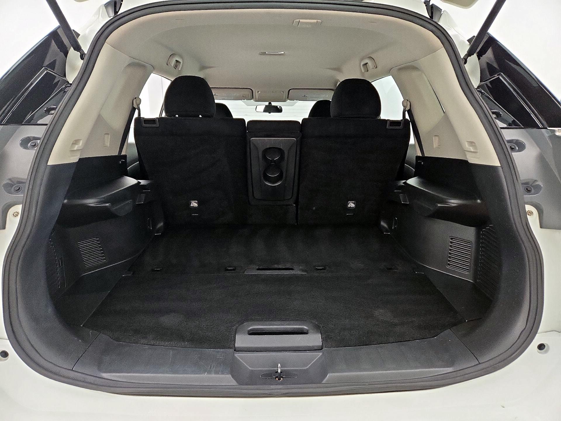 Thumbnail: 2015 Nissan Rogue - 20