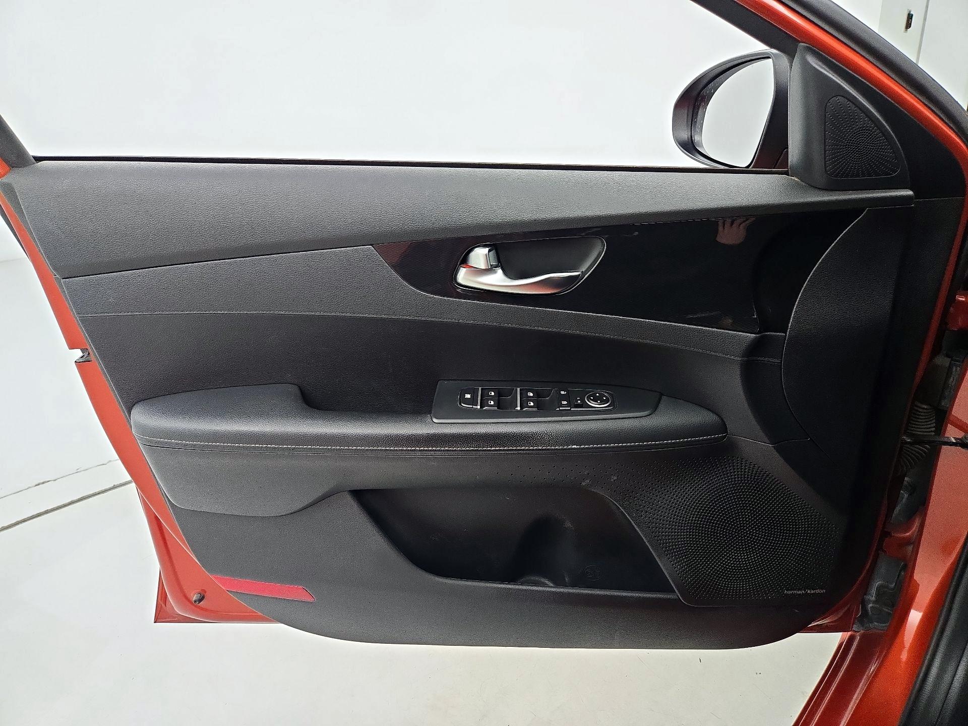 Thumbnail: 2021 Kia Forte - 12
