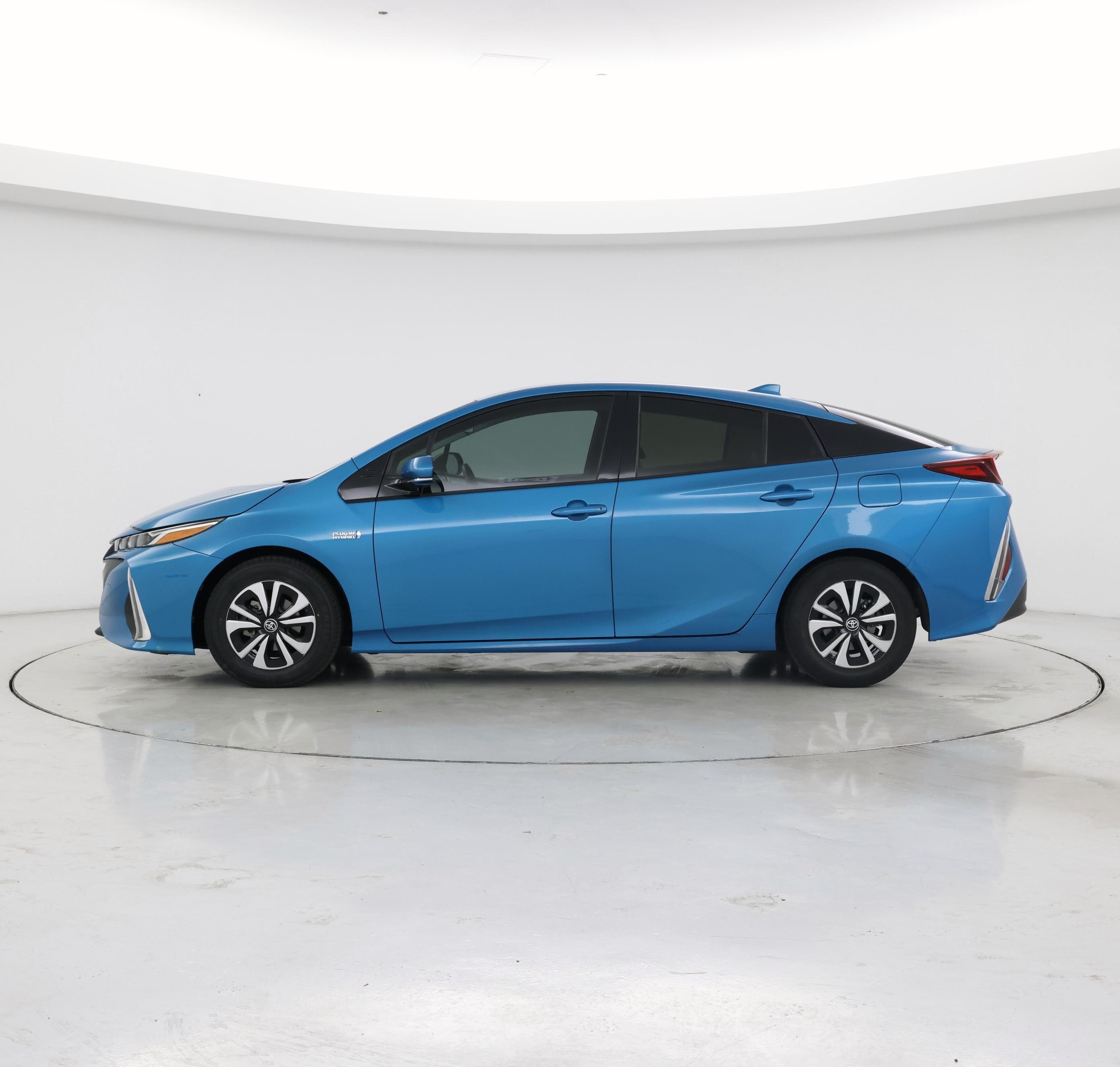 Thumbnail: 2017 Toyota Prius Prime - 3