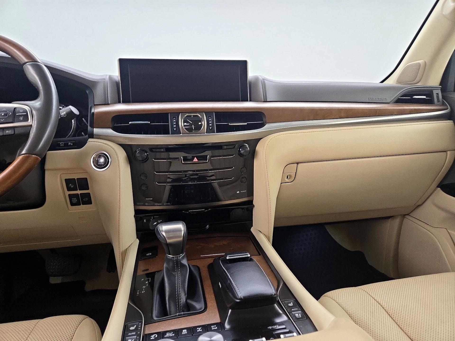 Thumbnail: 2020 Lexus LX - 9