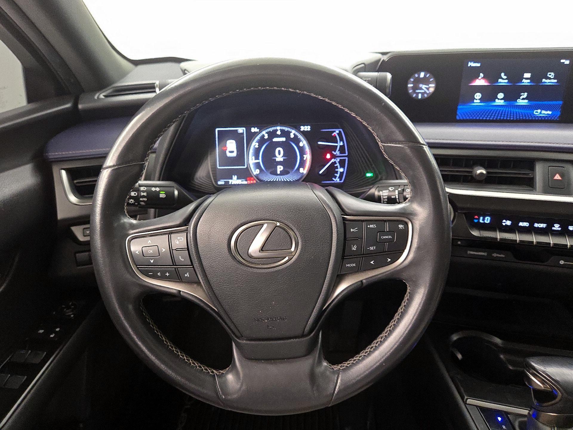 Thumbnail: 2019 Lexus UX - 10