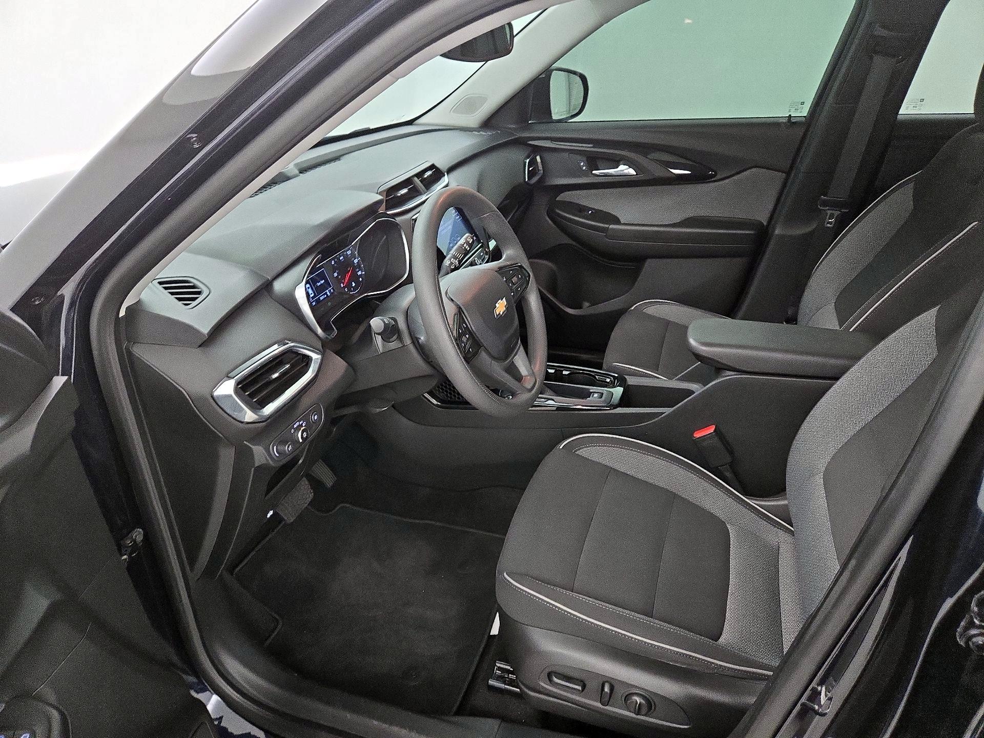 Thumbnail: 2021 Chevrolet TrailBlazer - 11