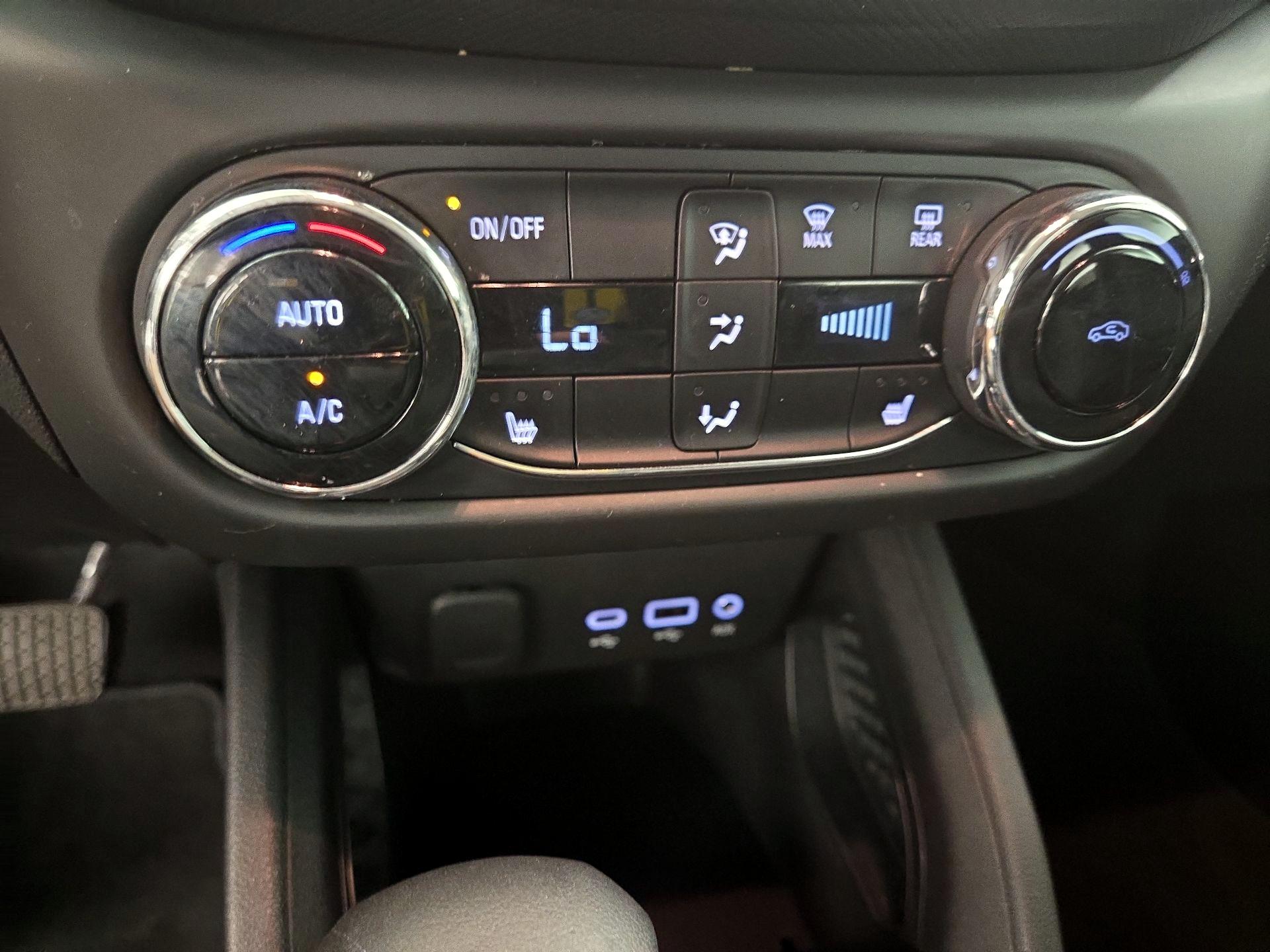 Thumbnail: 2021 Chevrolet TrailBlazer - 16