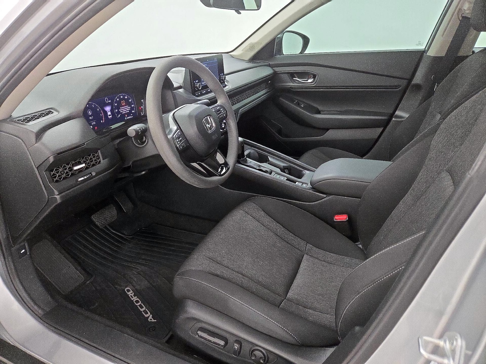 2025 Honda Accord SE - Photo 12