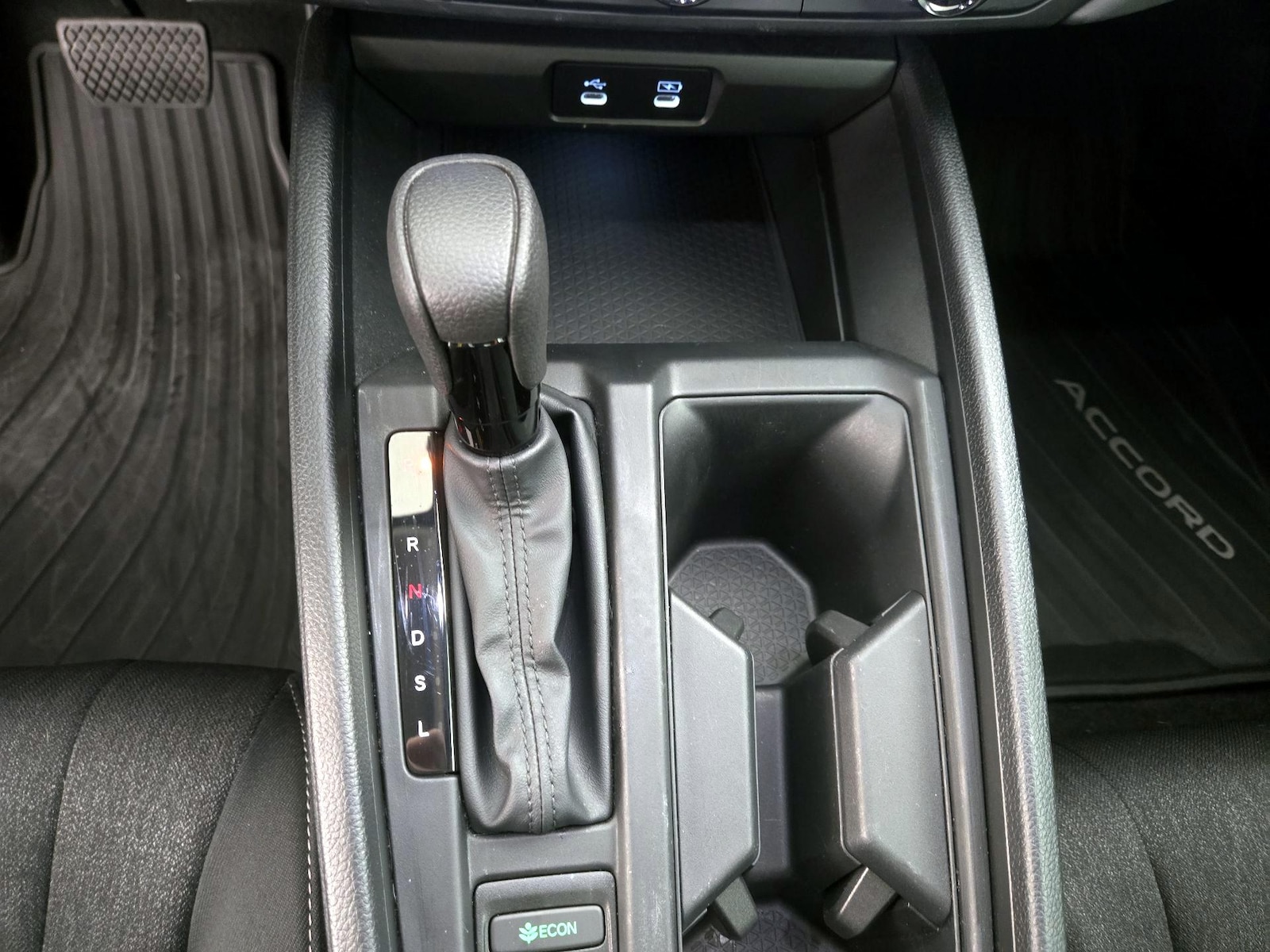 2025 Honda Accord SE - Photo 17