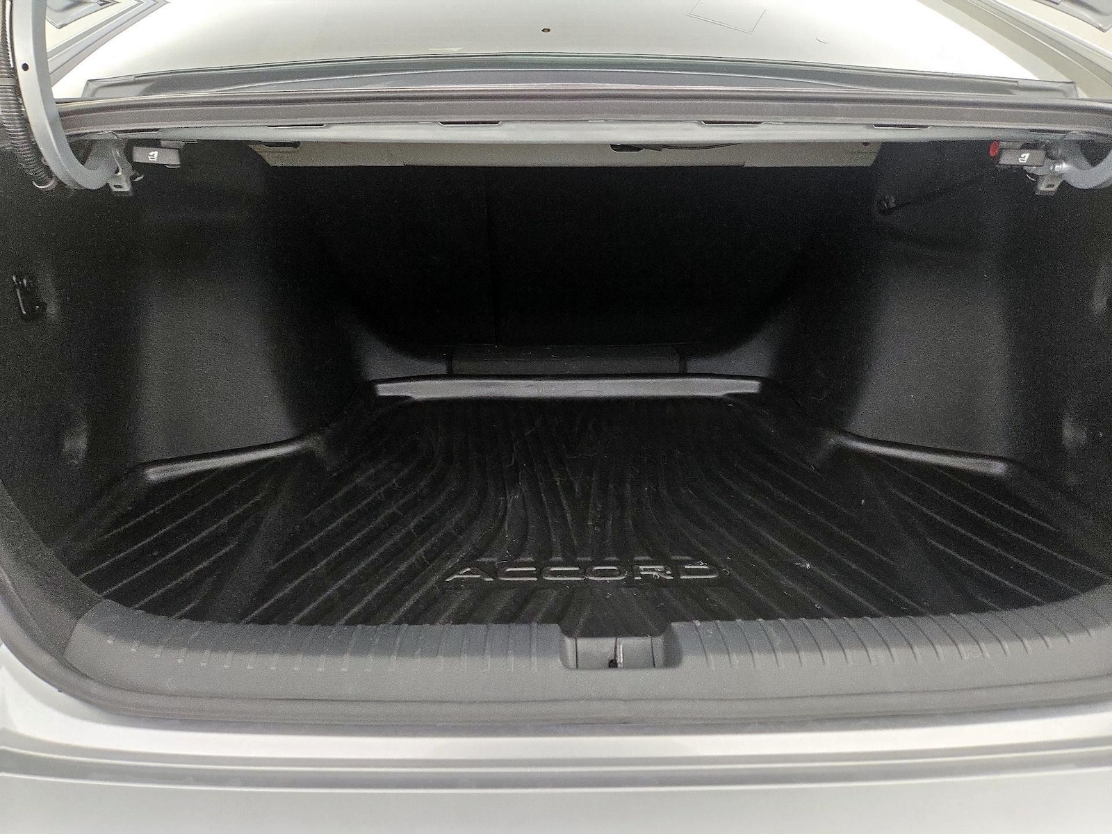2025 Honda Accord SE - Photo 21