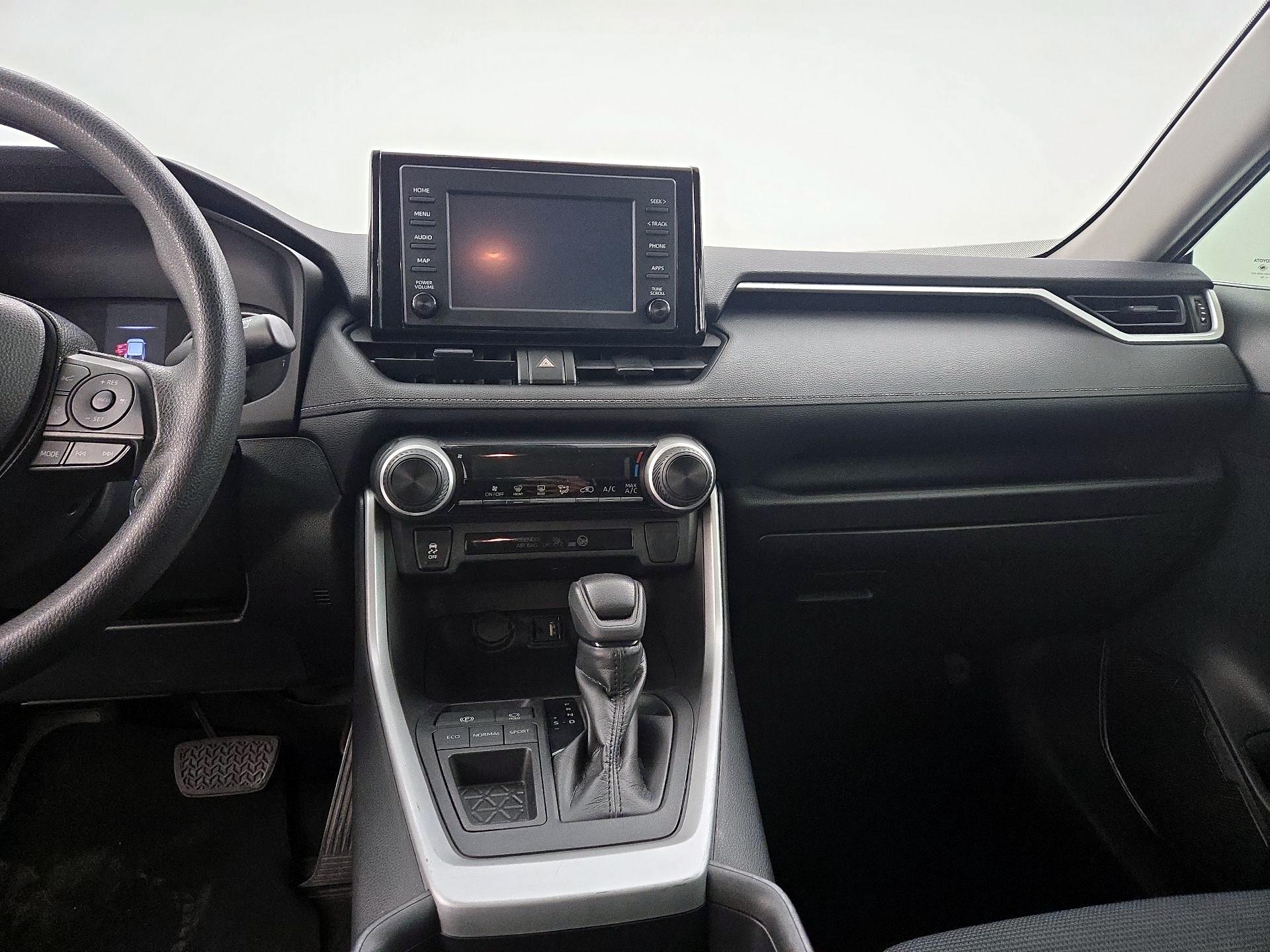 Thumbnail: 2019 Toyota RAV4 - 9