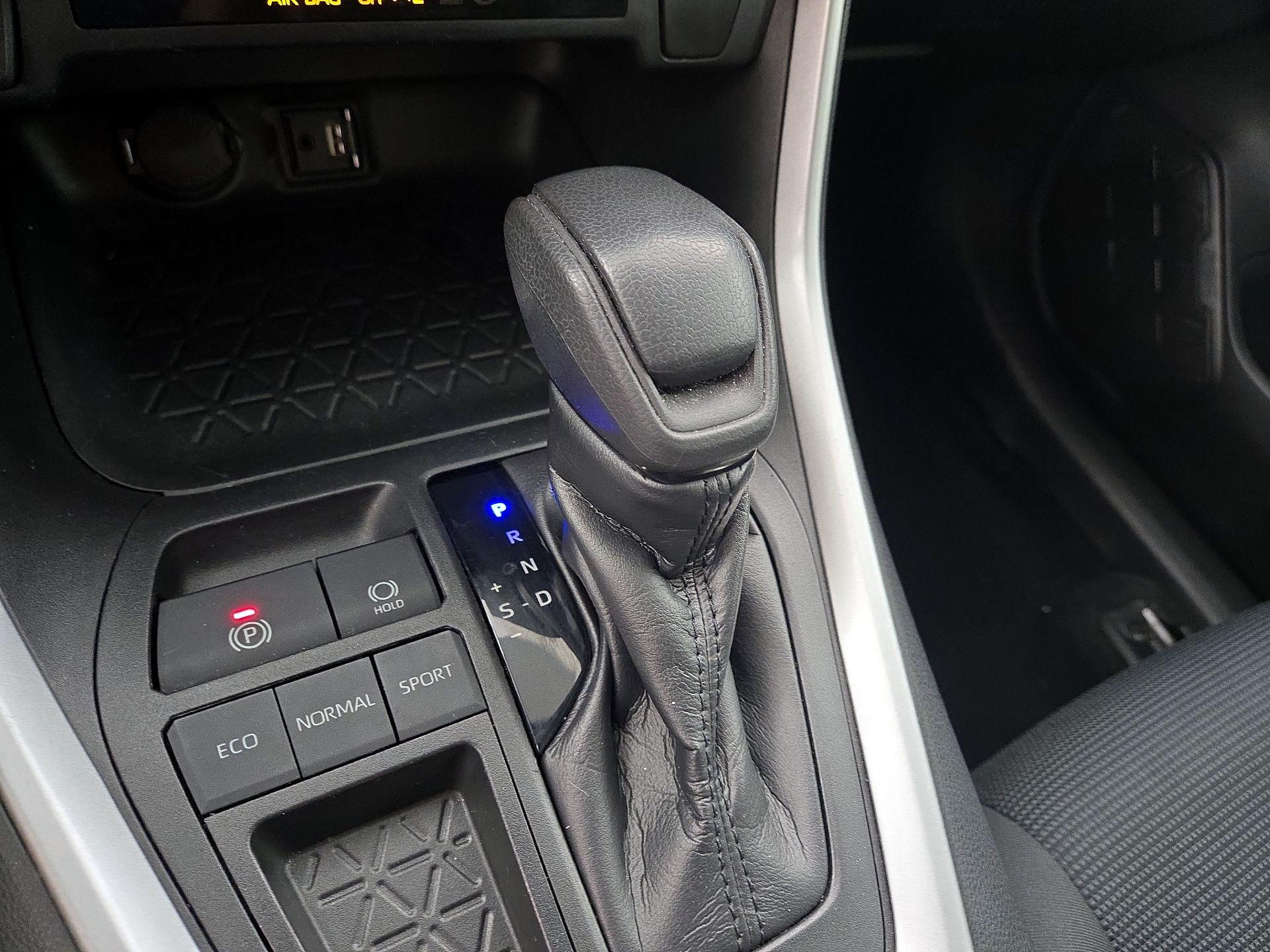 Thumbnail: 2019 Toyota RAV4 - 17