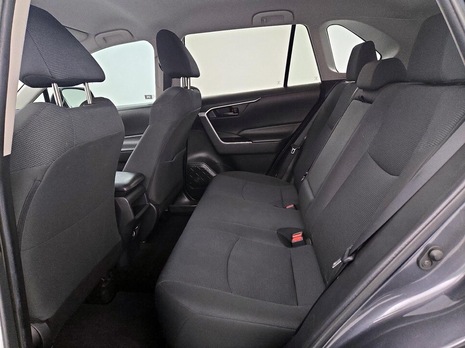 Thumbnail: 2019 Toyota RAV4 - 19