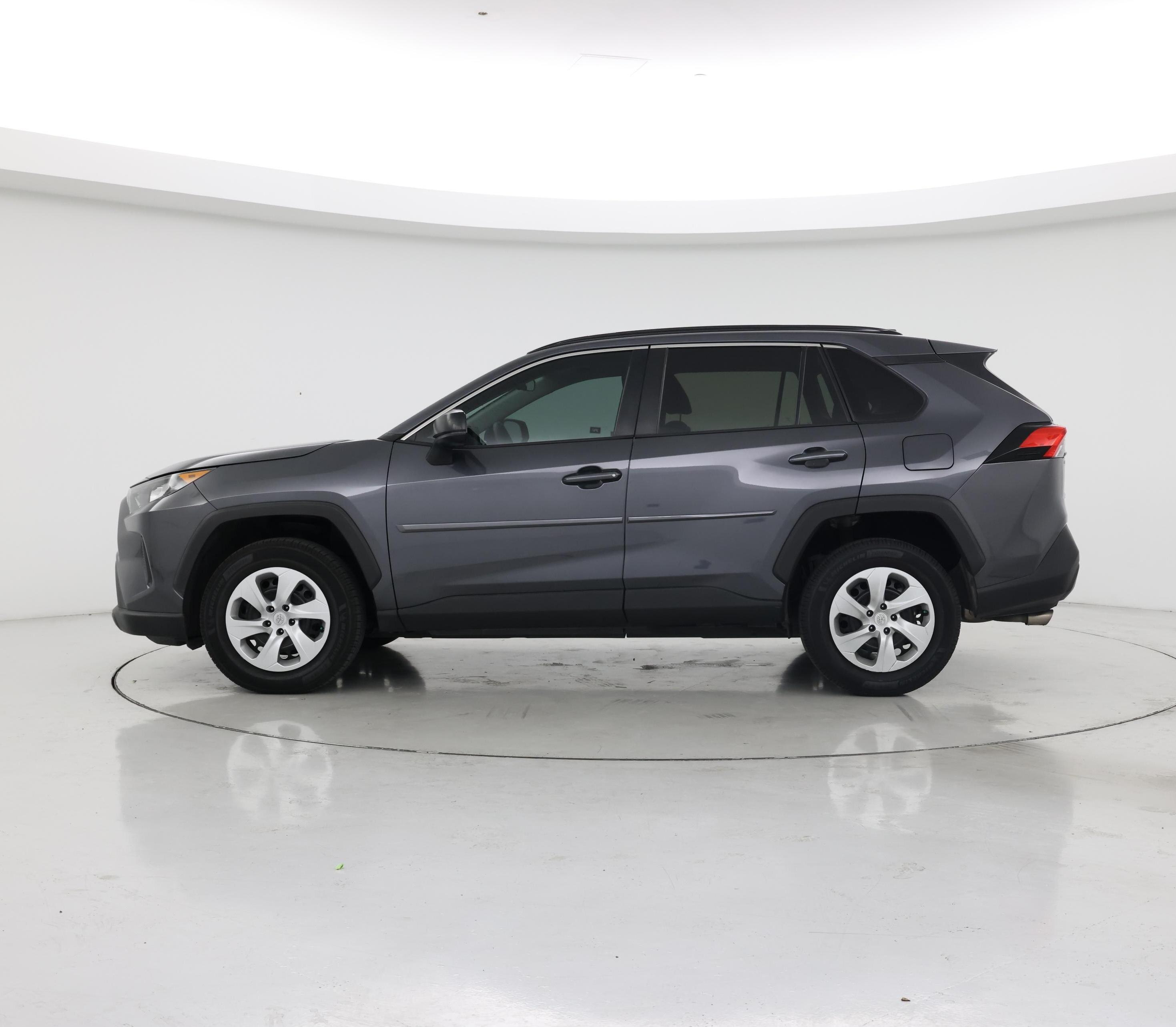 Thumbnail: 2019 Toyota RAV4 - 3