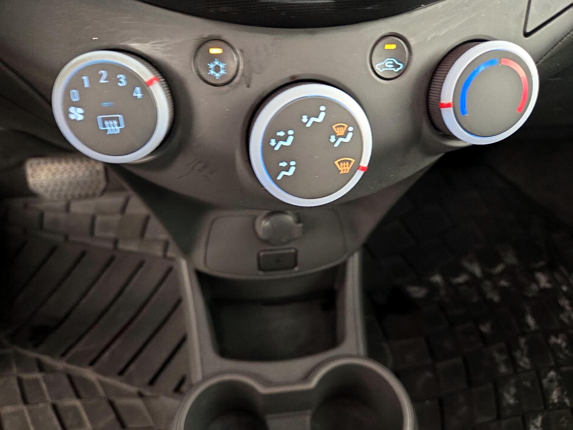 Thumbnail: 2014 Chevrolet Spark - 15